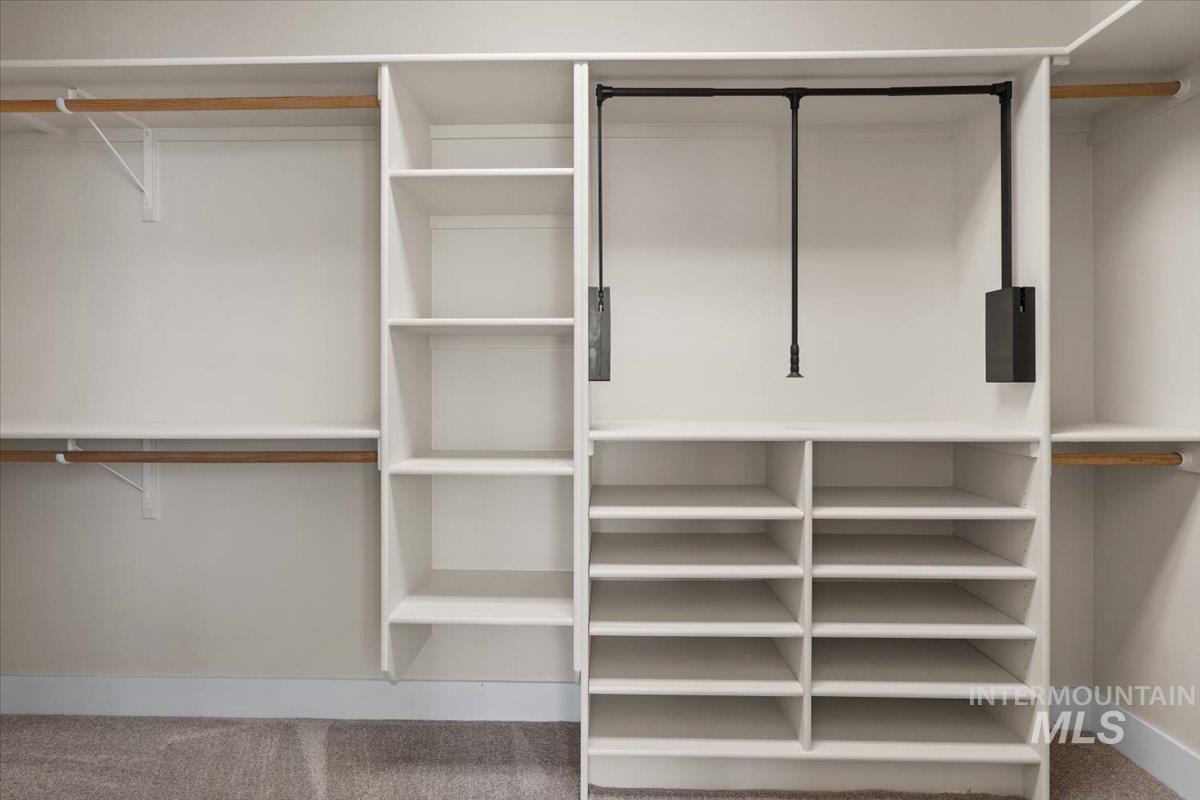 18575 N Goldenridge Place