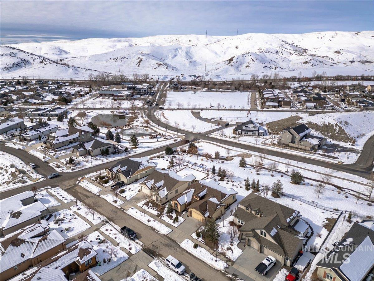 18575 N Goldenridge Place