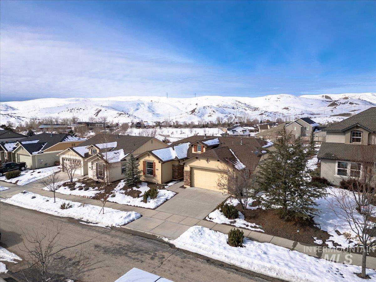 18575 N Goldenridge Place