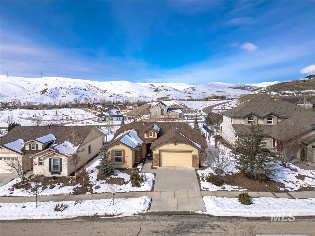 18575 N Goldenridge Place