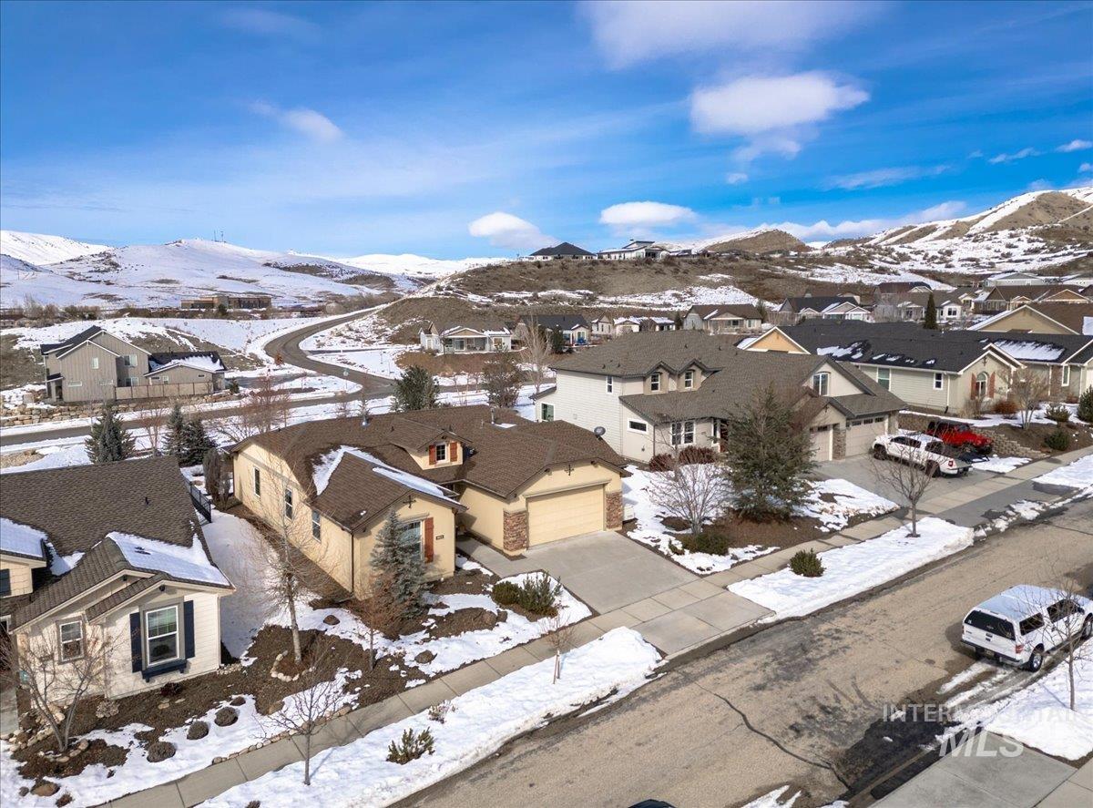 18575 N Goldenridge Place