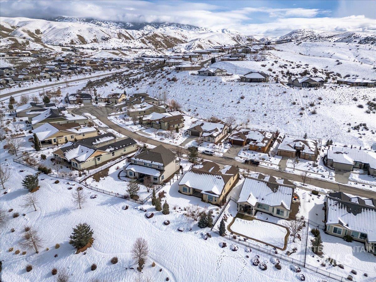 18575 N Goldenridge Place