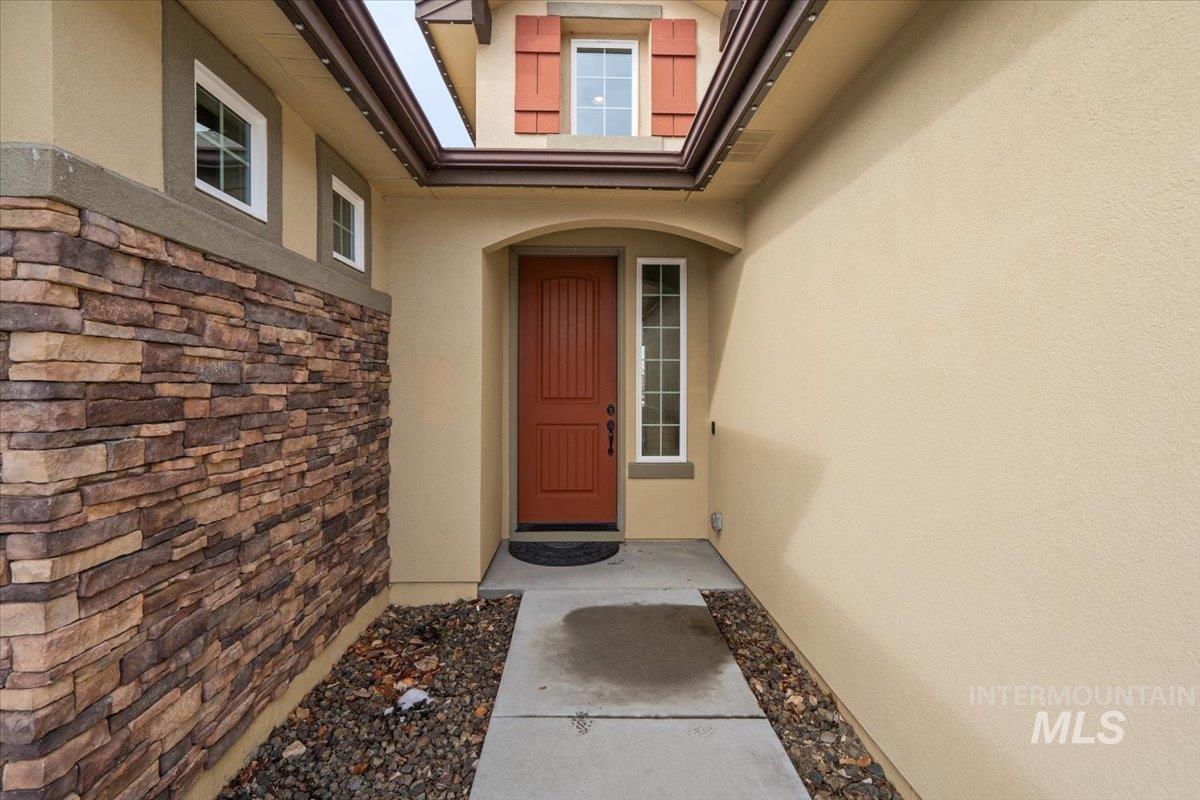 18575 N Goldenridge Place