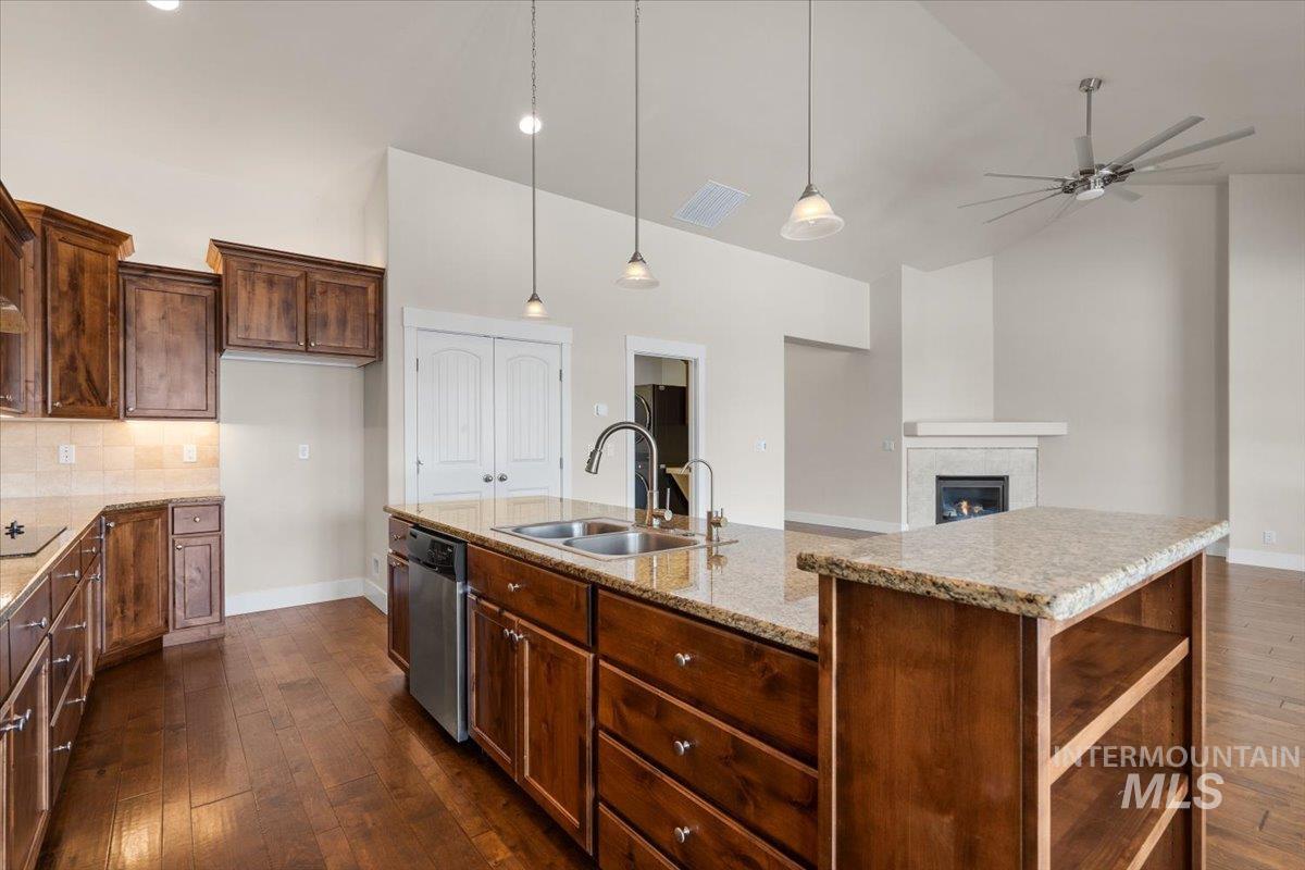 18575 N Goldenridge Place