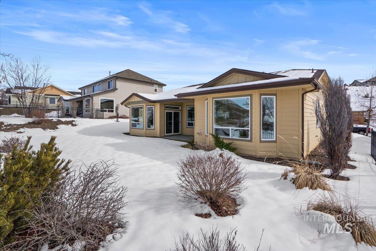 18575 N Goldenridge Place