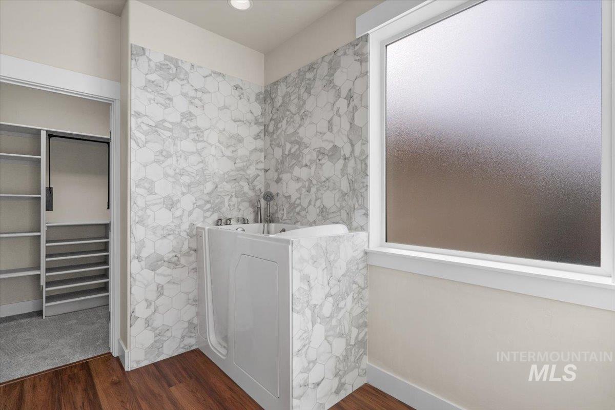 18575 N Goldenridge Place