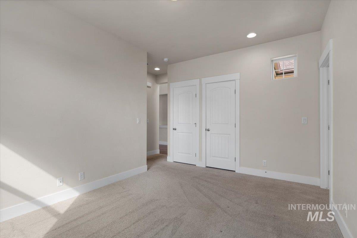 18575 N Goldenridge Place