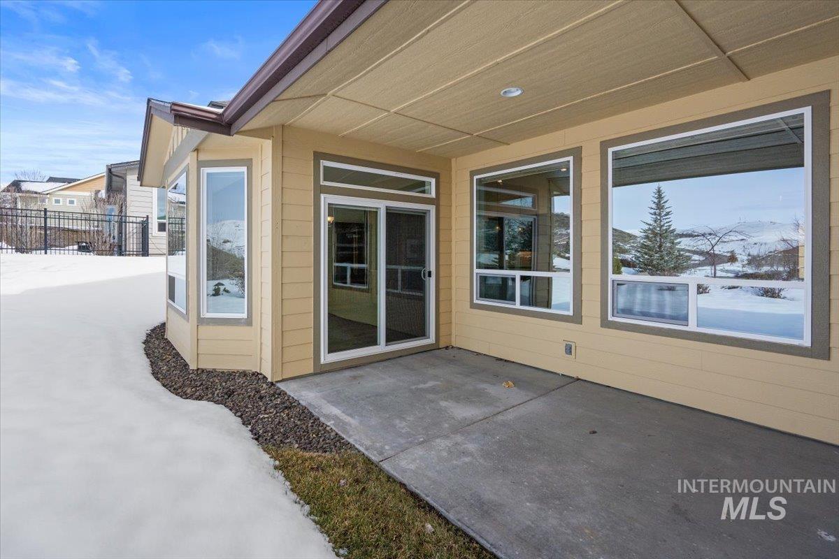 18575 N Goldenridge Place