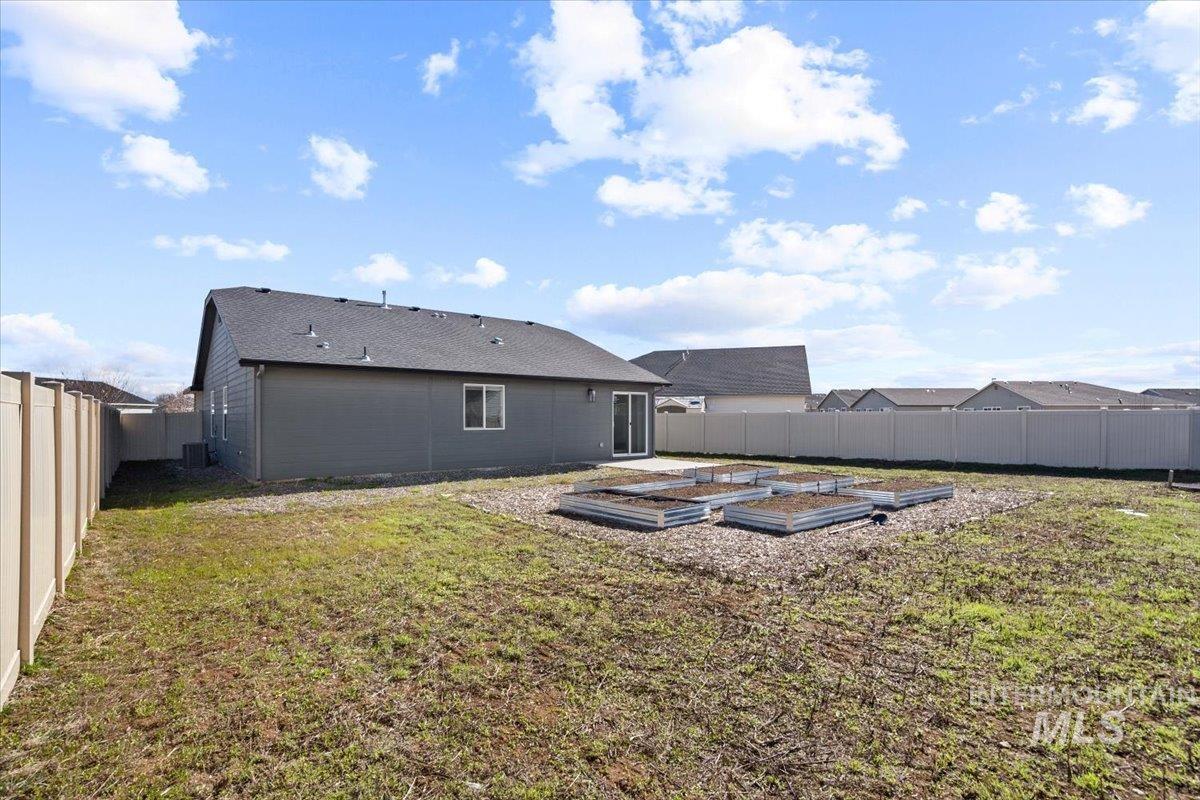 17697 N Harpster Way