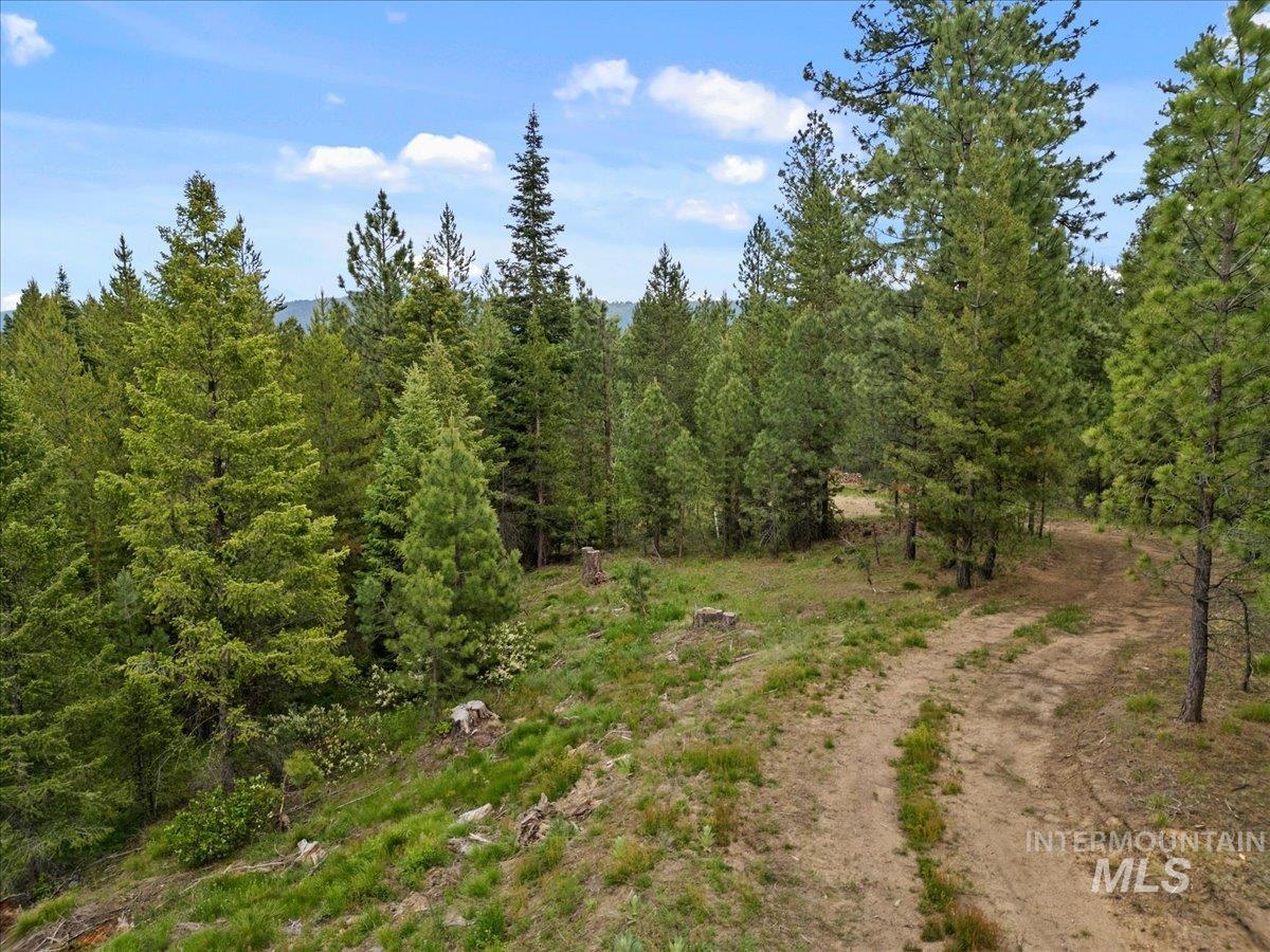 Lot 19 Saddle Rock Subdivision