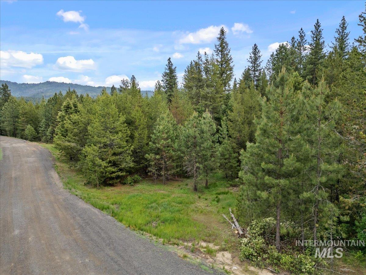 Lot 19 Saddle Rock Subdivision