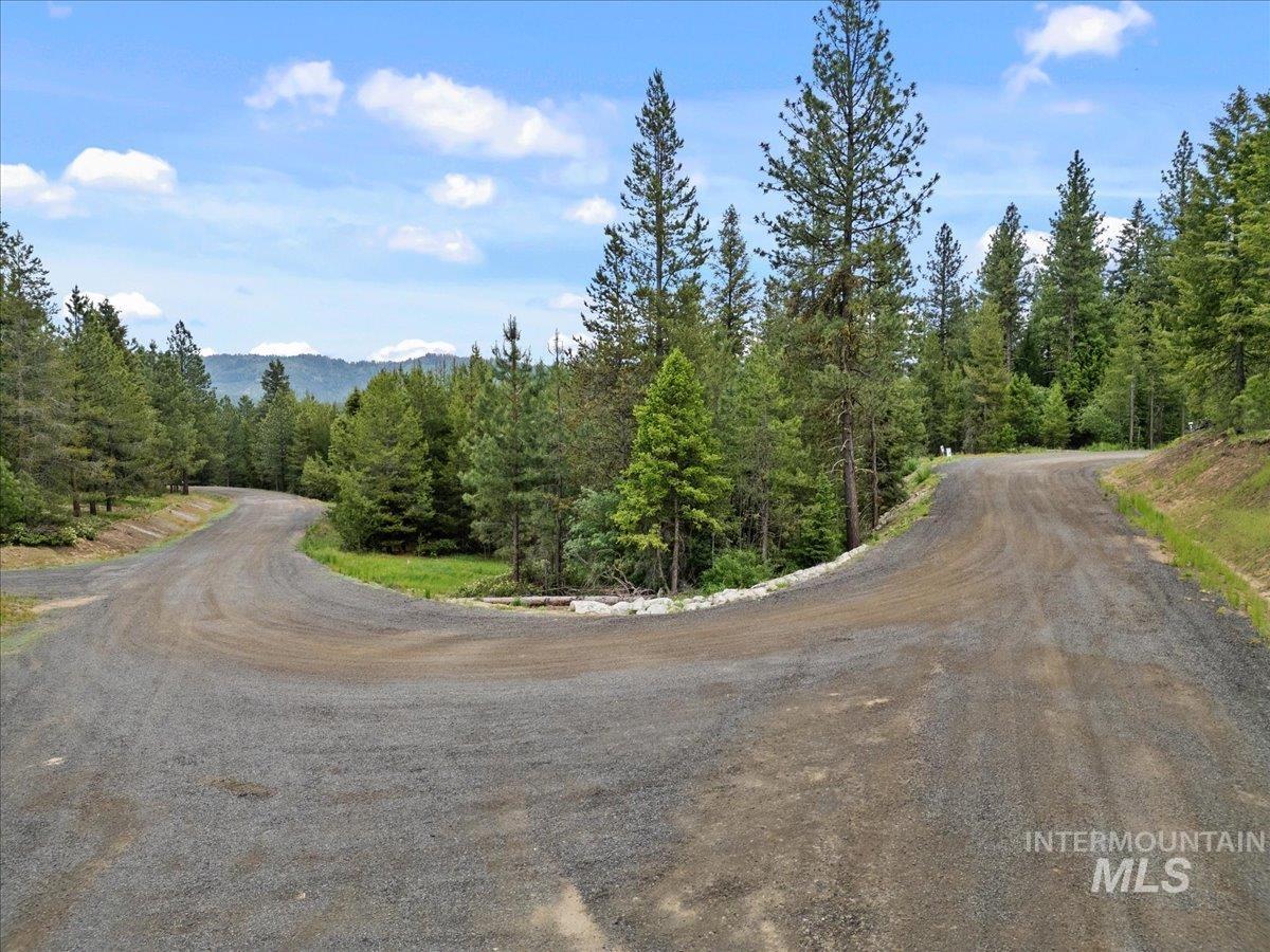 Lot 19 Saddle Rock Subdivision