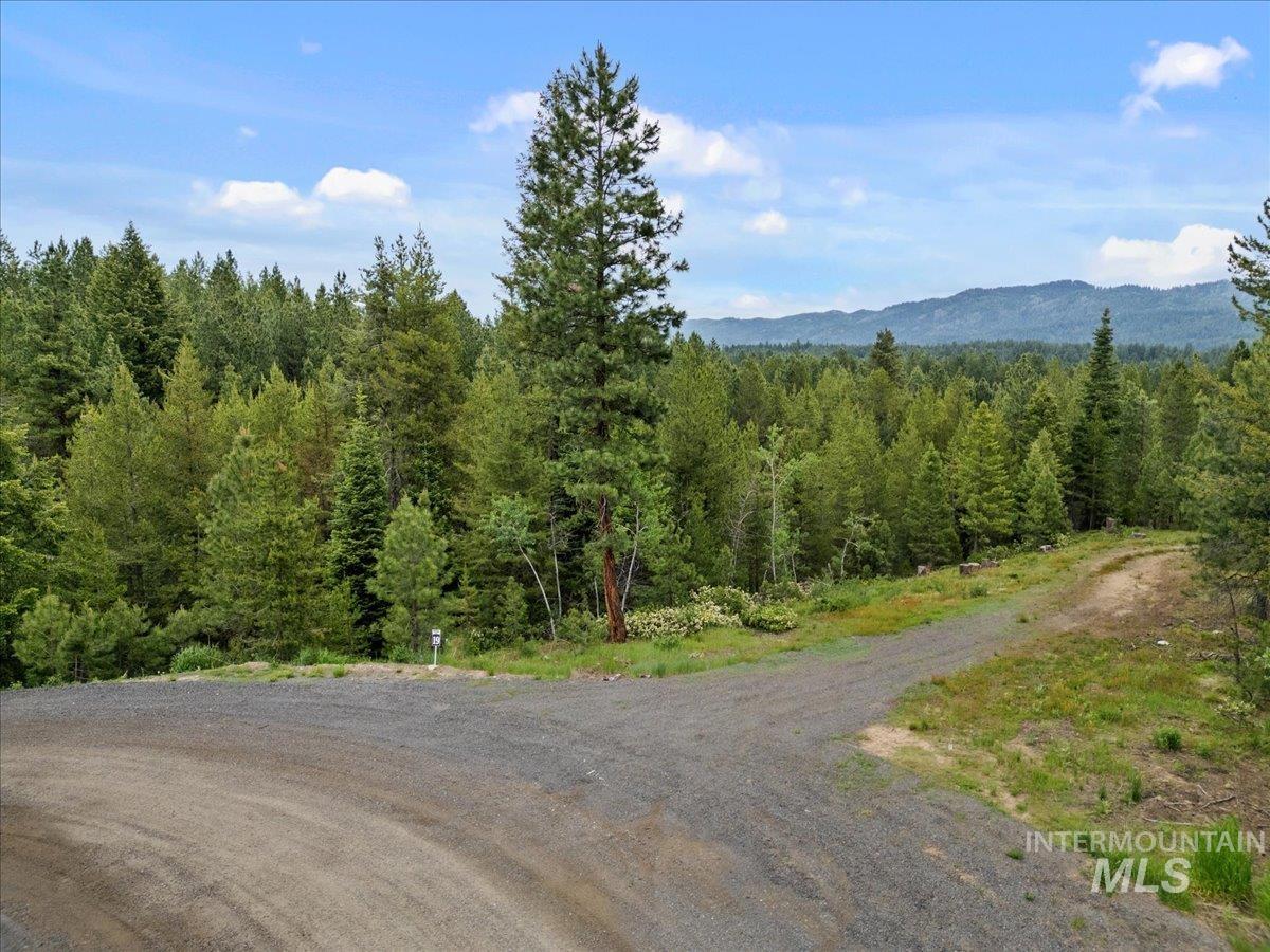 Lot 19 Saddle Rock Subdivision