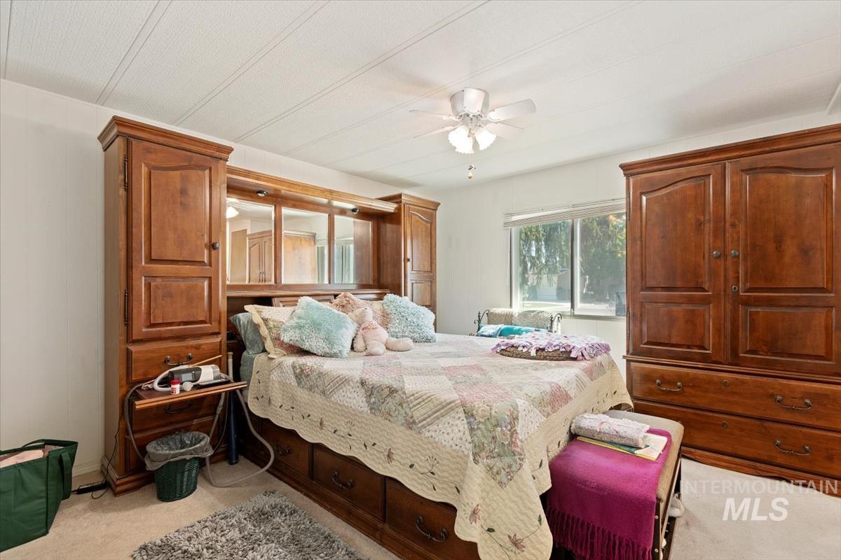 275 N Checola Cir