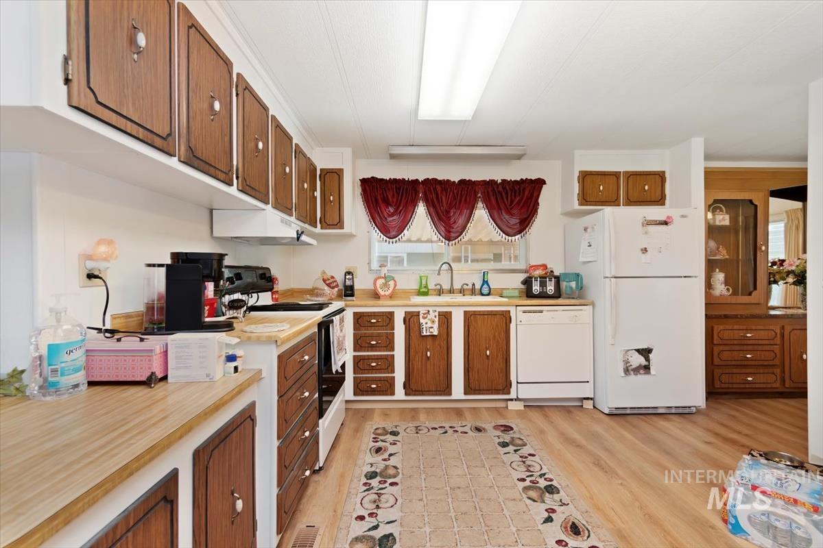 275 N Checola Cir