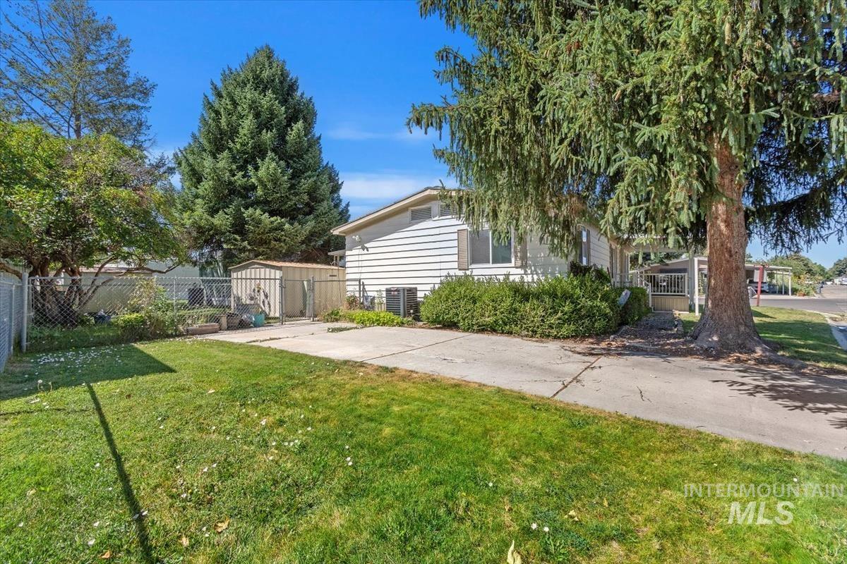 275 N Checola Cir