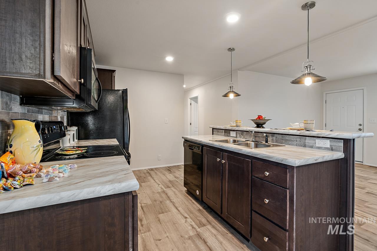 441 W Mesquite St.