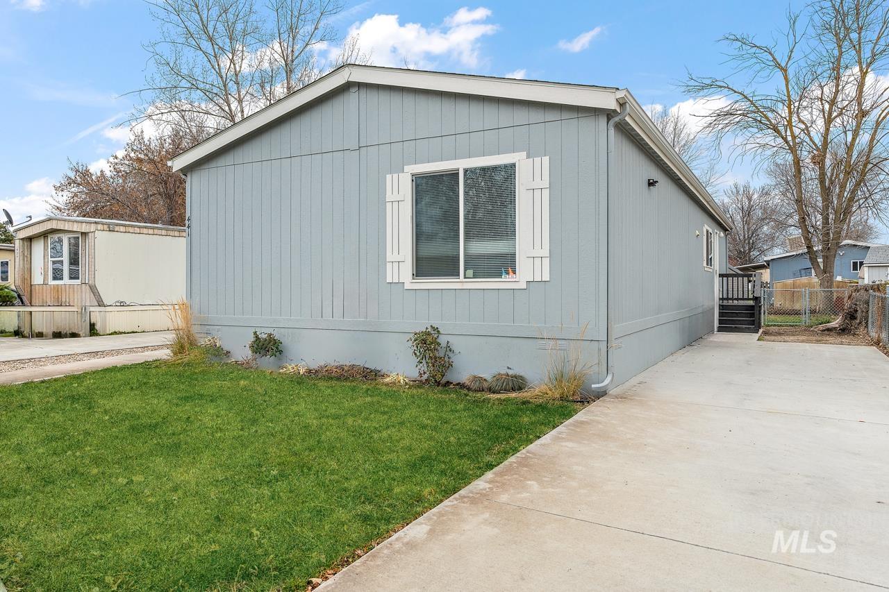 441 W Mesquite St.