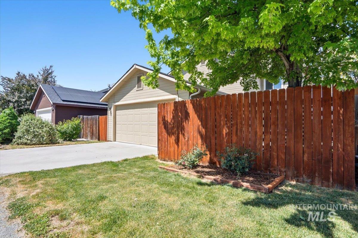 9945 W Bronze Street