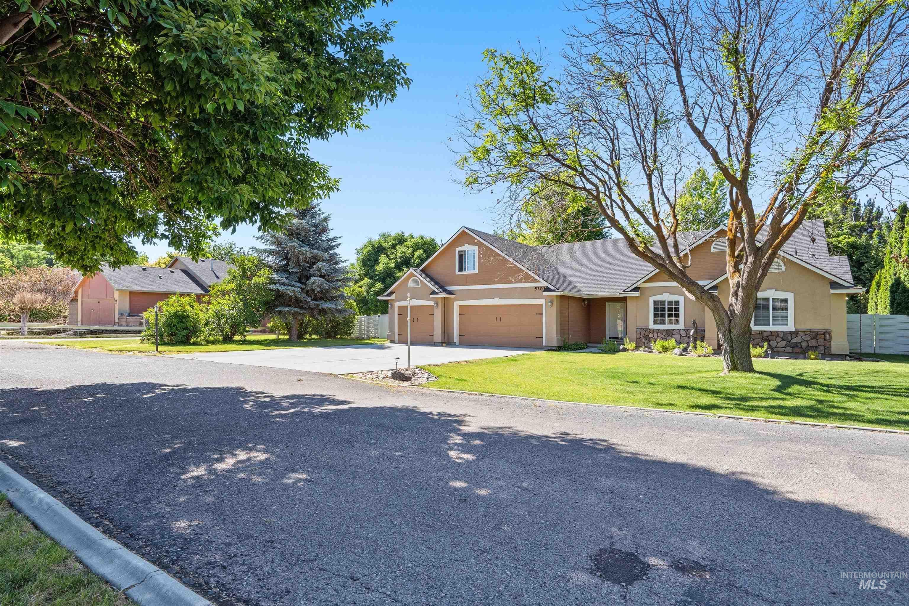 5303 Howard Lane