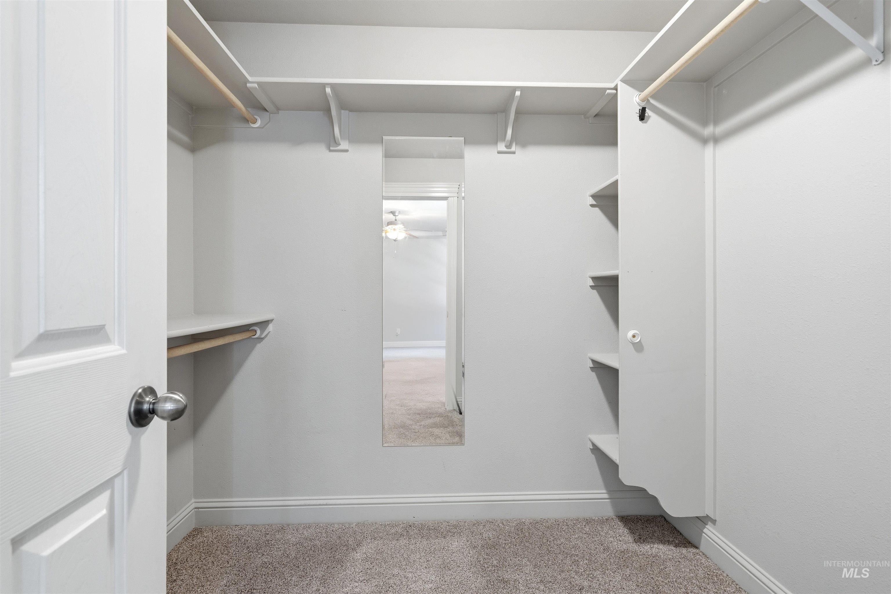 5303 Howard Lane