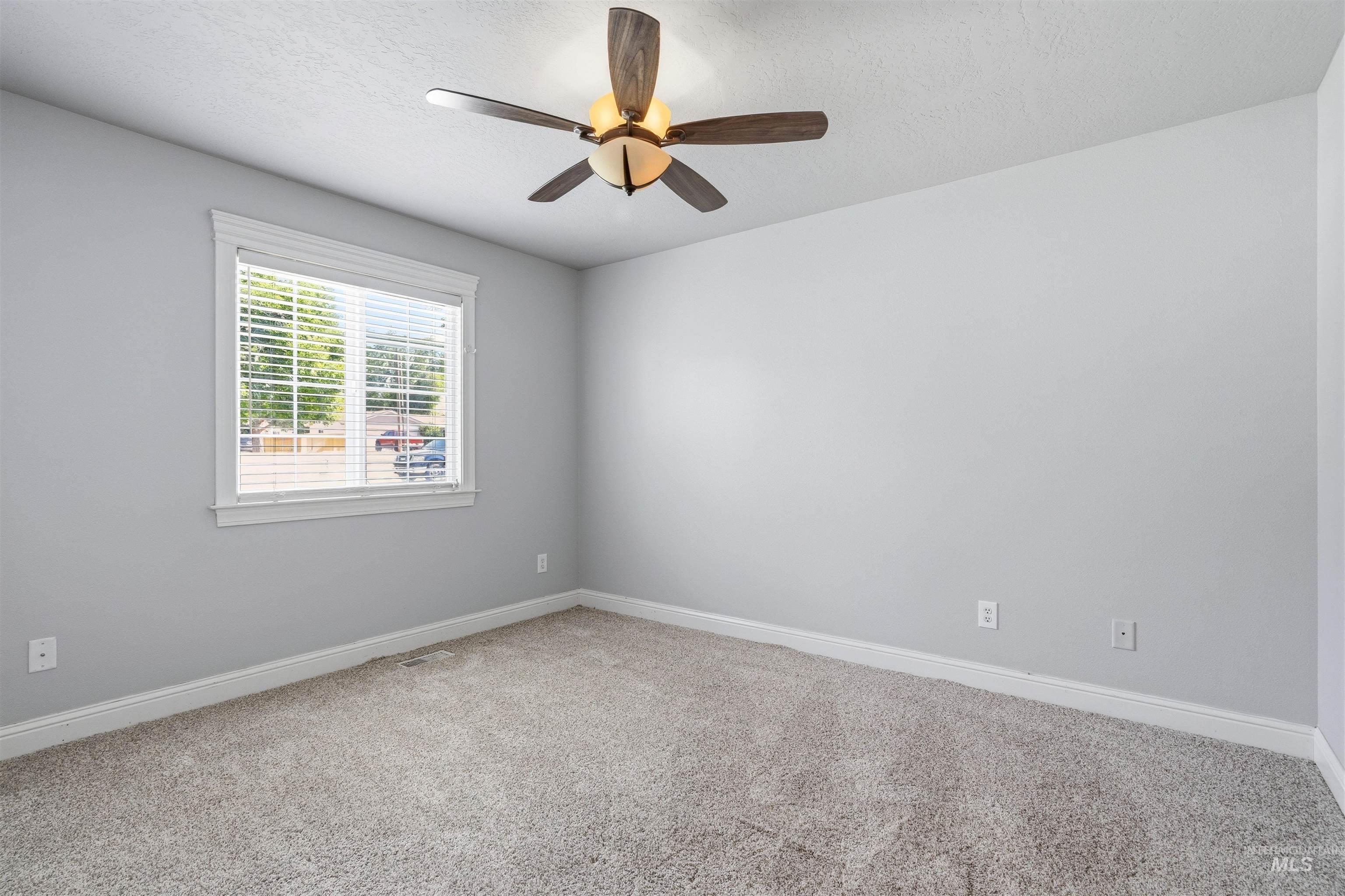 5303 Howard Lane