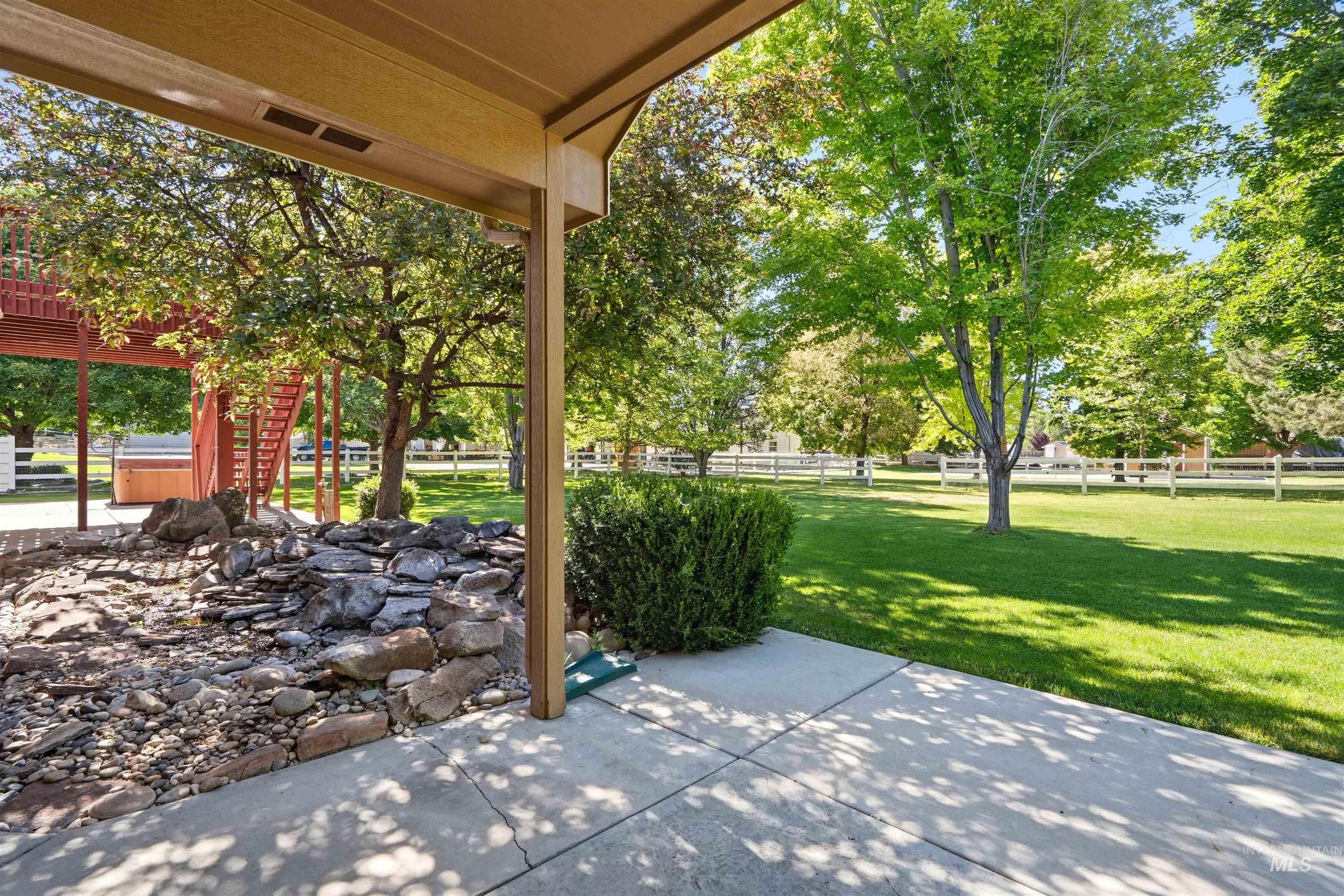 5303 Howard Lane