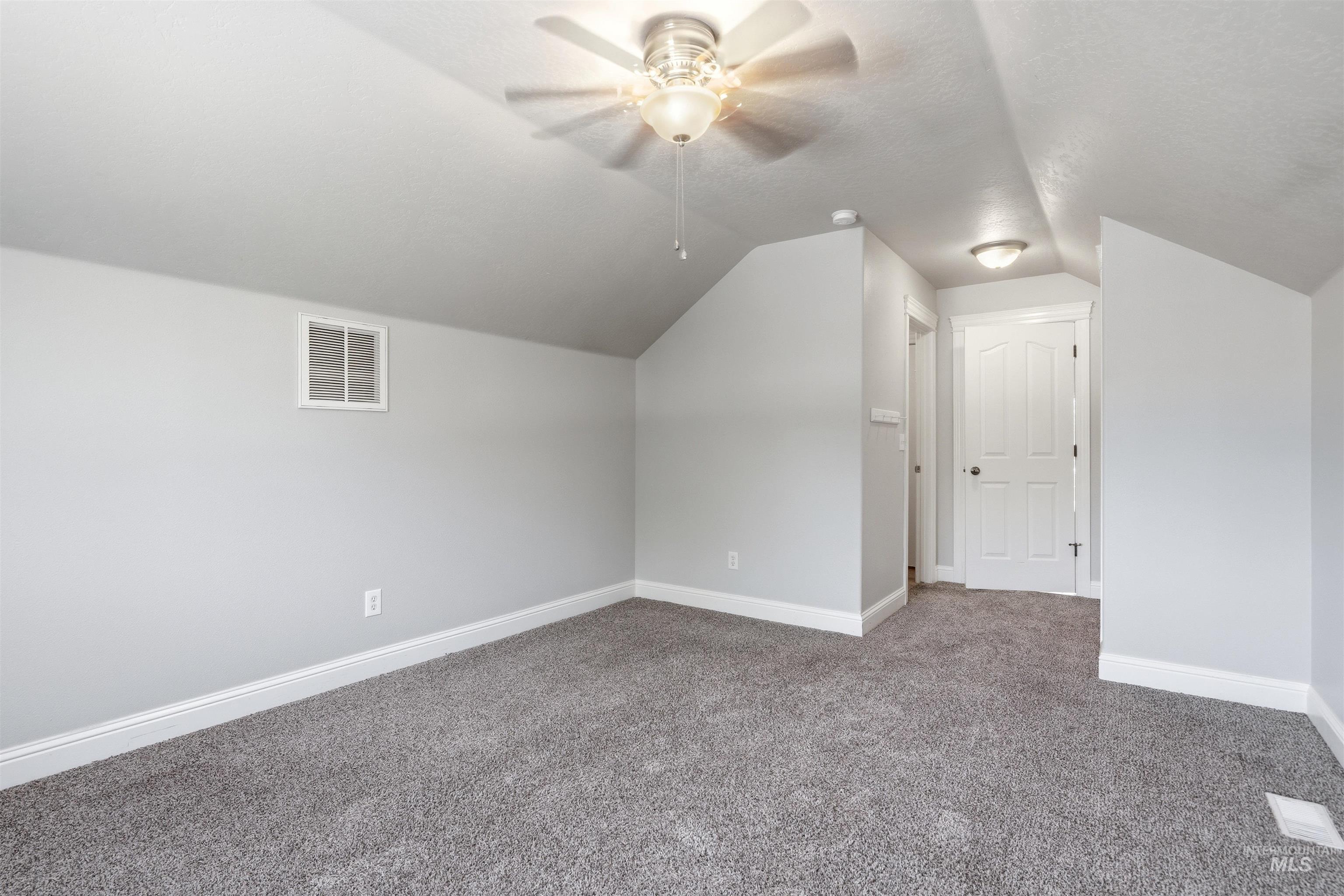 5303 Howard Lane