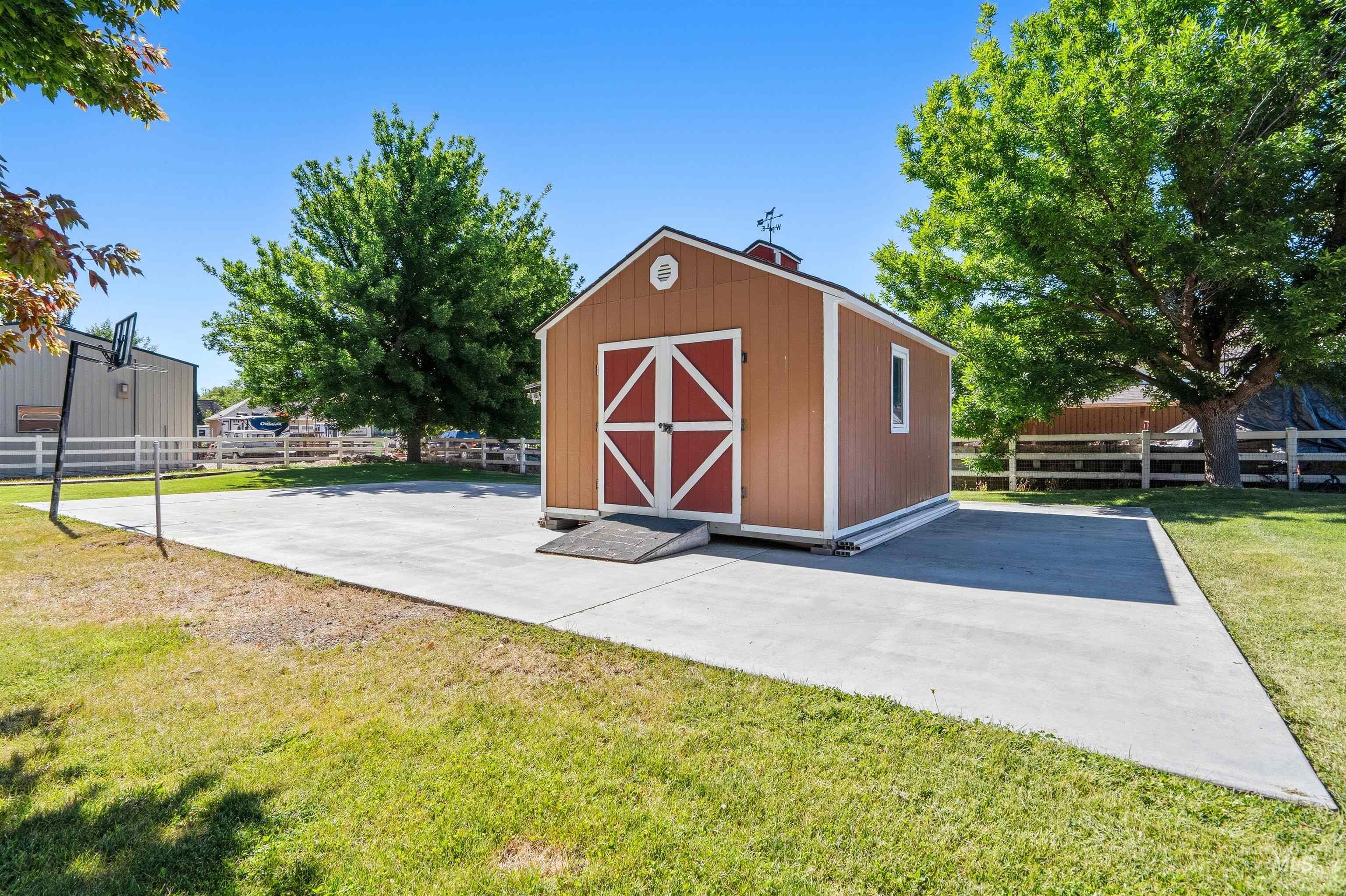 5303 Howard Lane