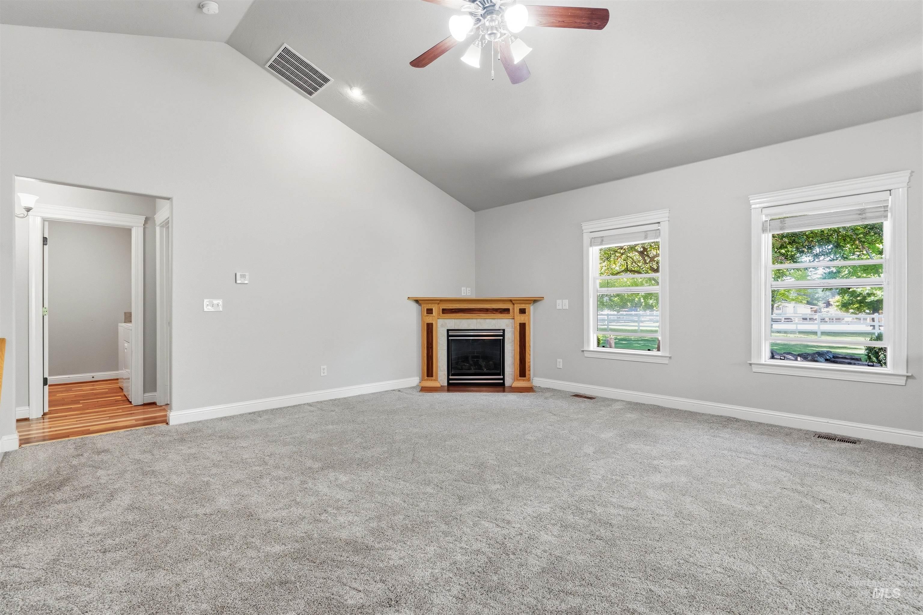 5303 Howard Lane