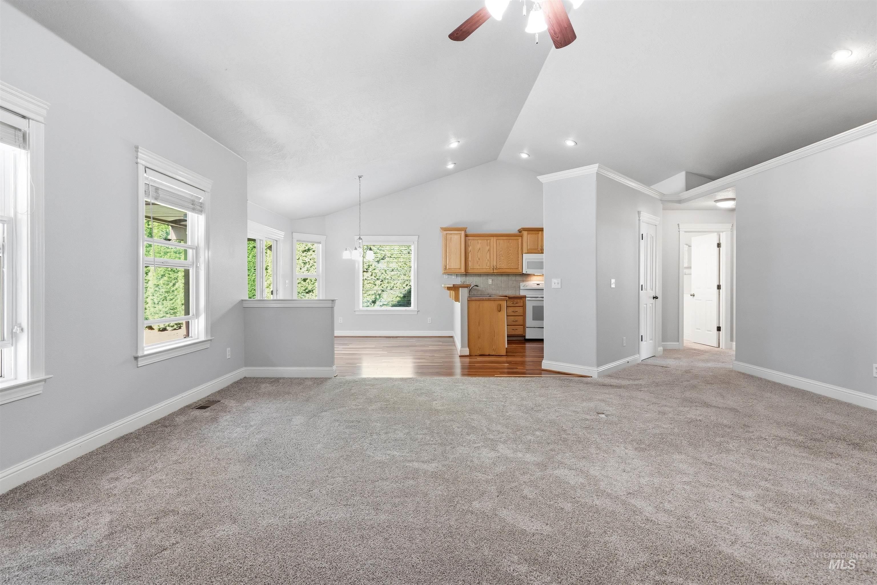 5303 Howard Lane