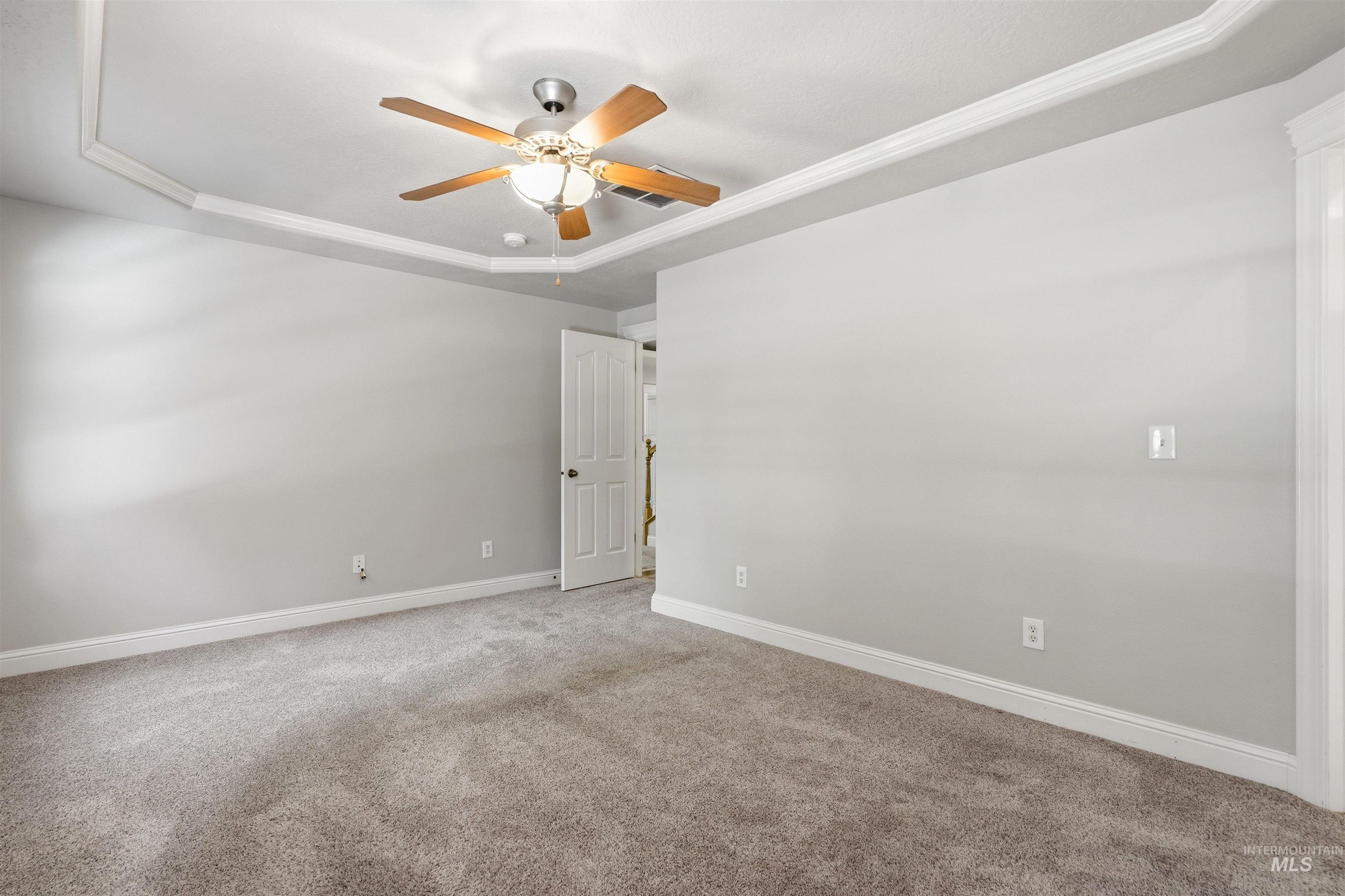 5303 Howard Lane