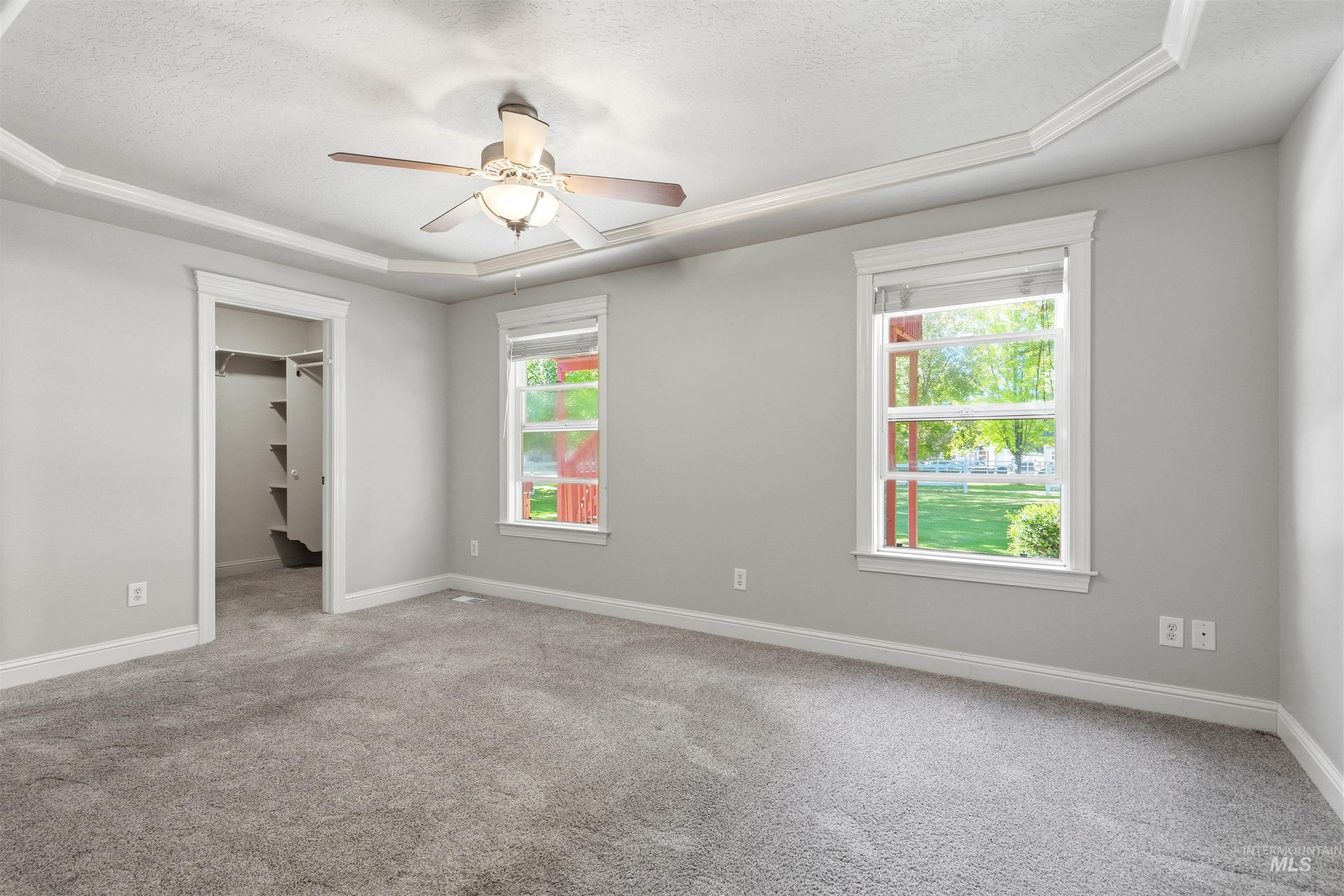 5303 Howard Lane