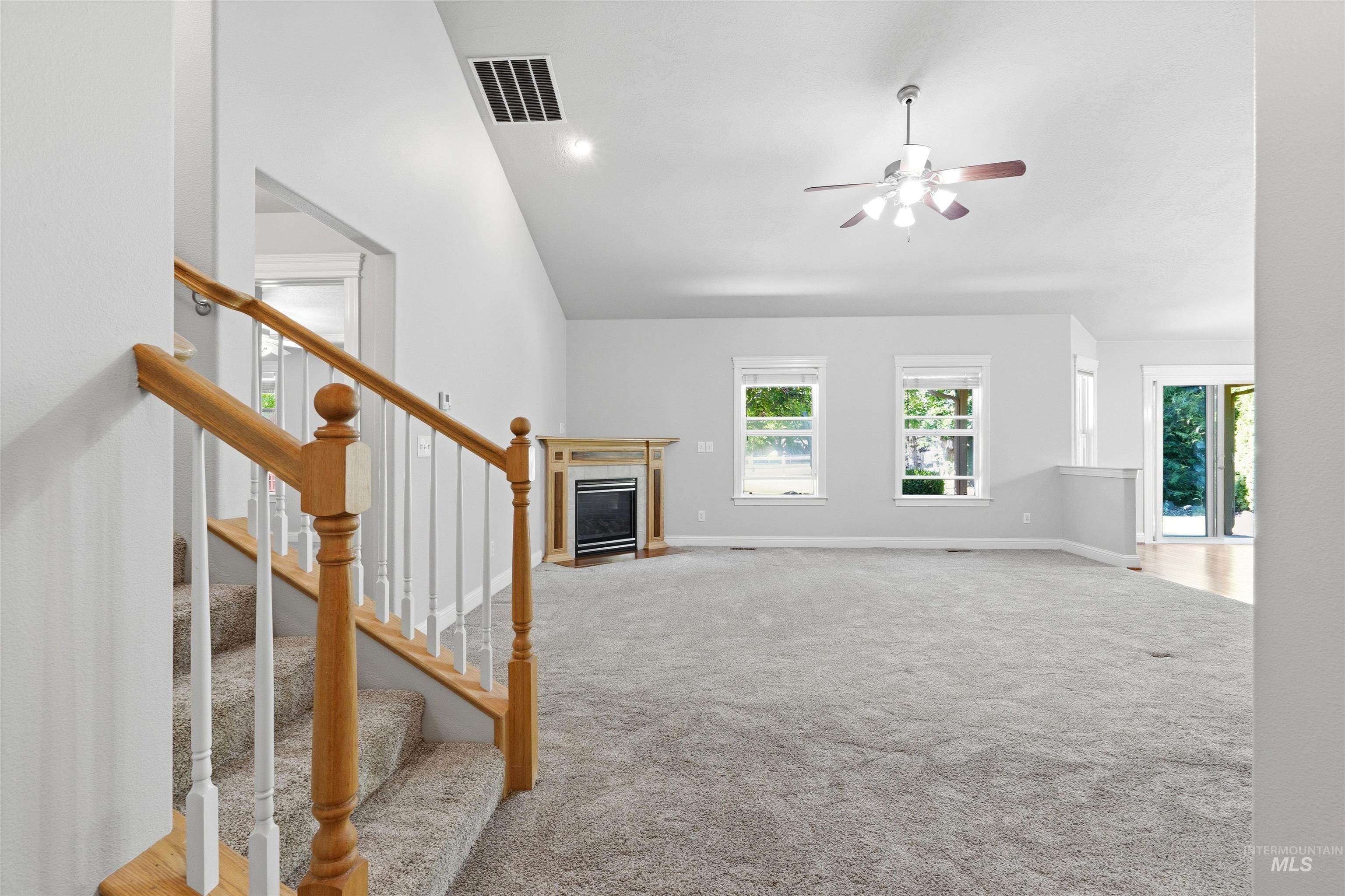 5303 Howard Lane
