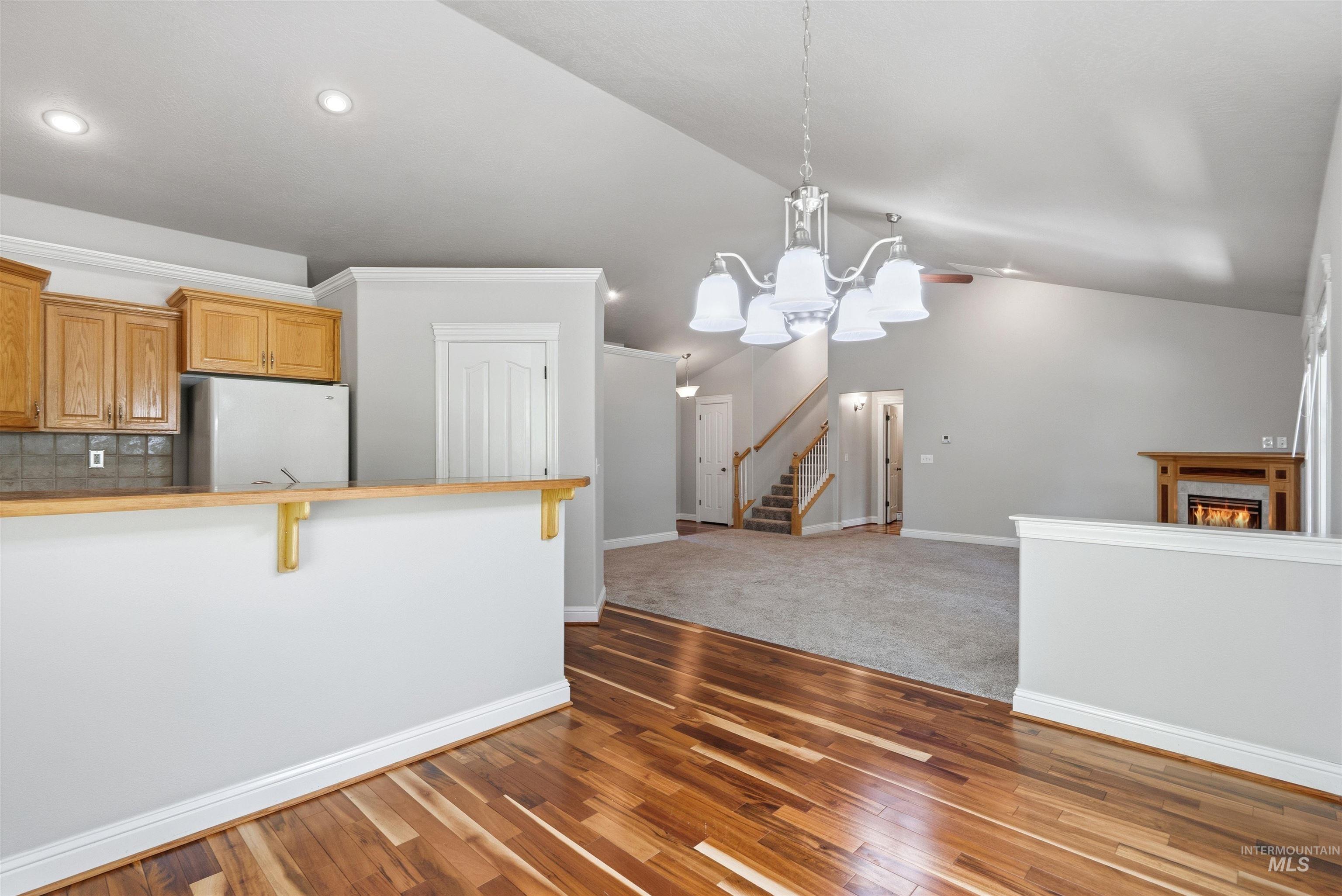 5303 Howard Lane