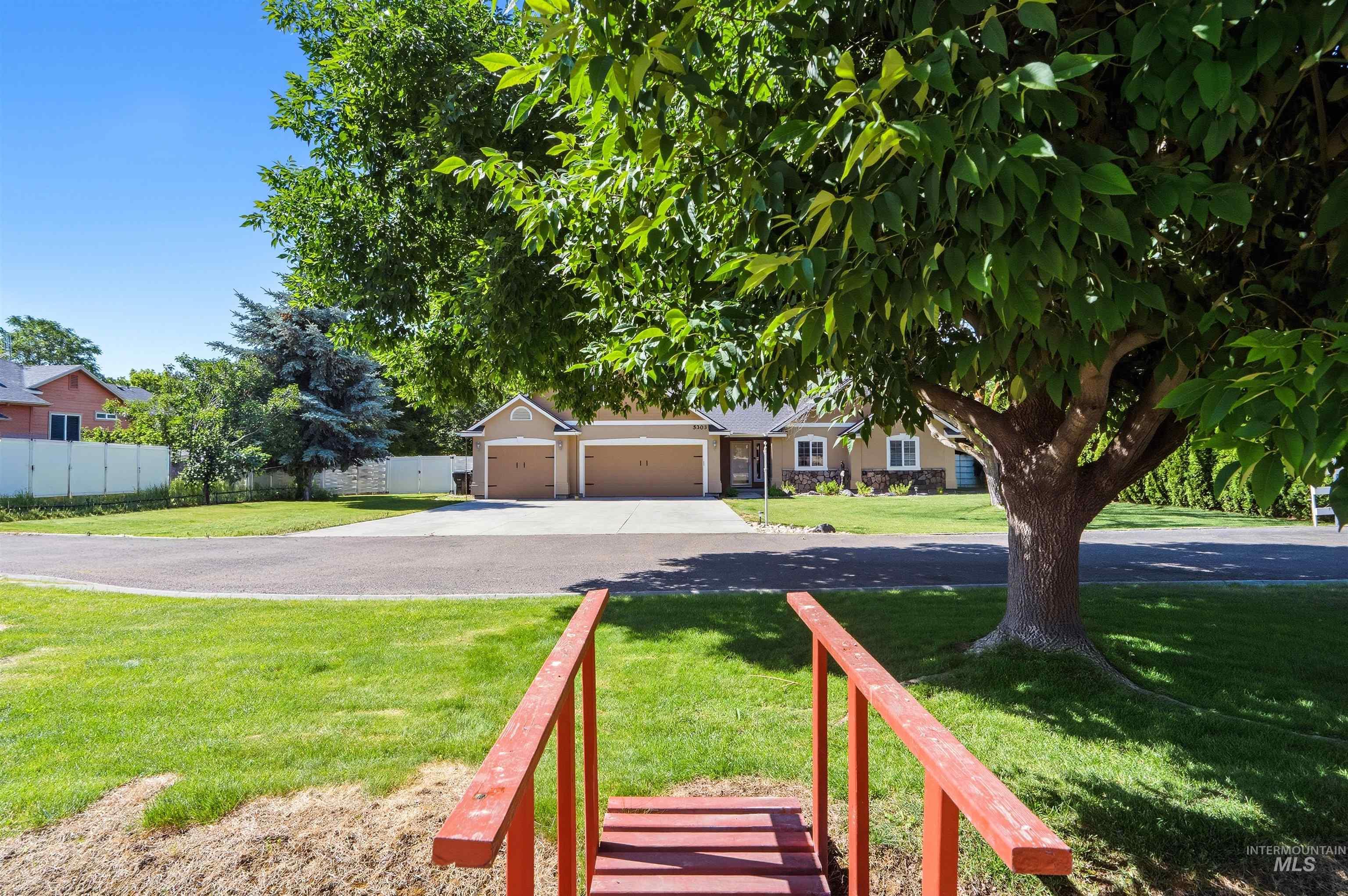 5303 Howard Lane
