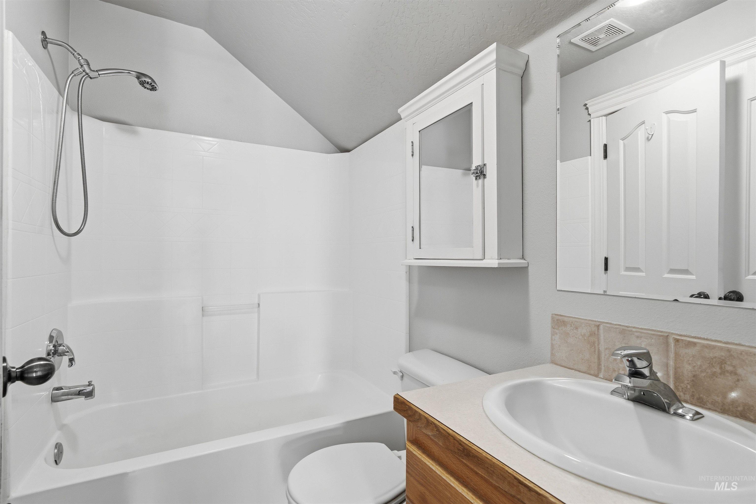 5303 Howard Lane