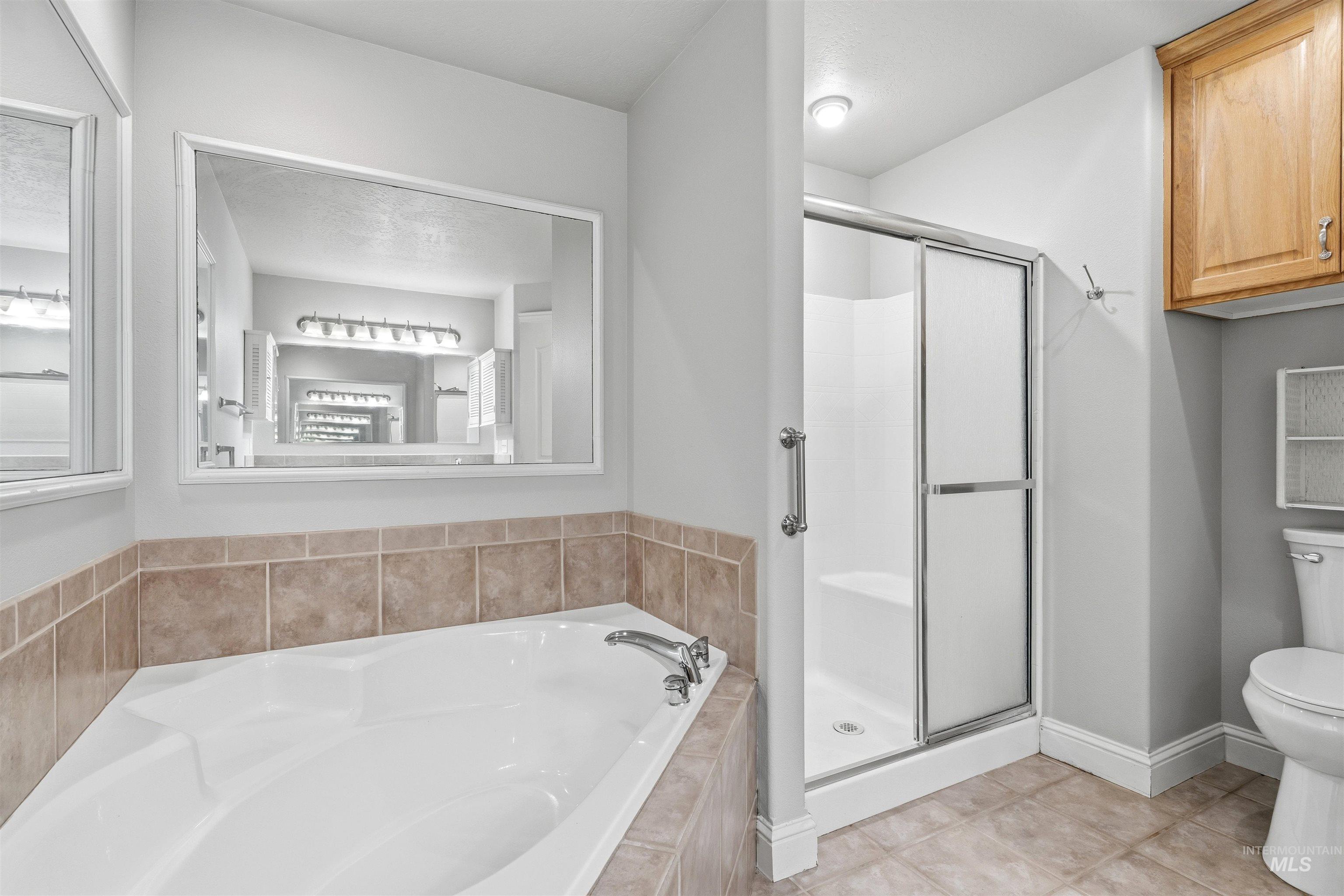 5303 Howard Lane