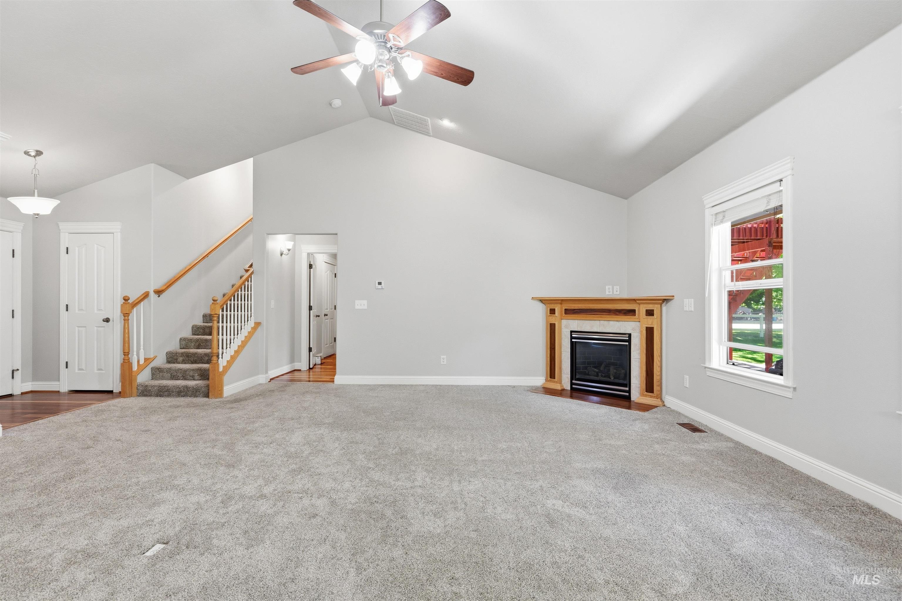 5303 Howard Lane