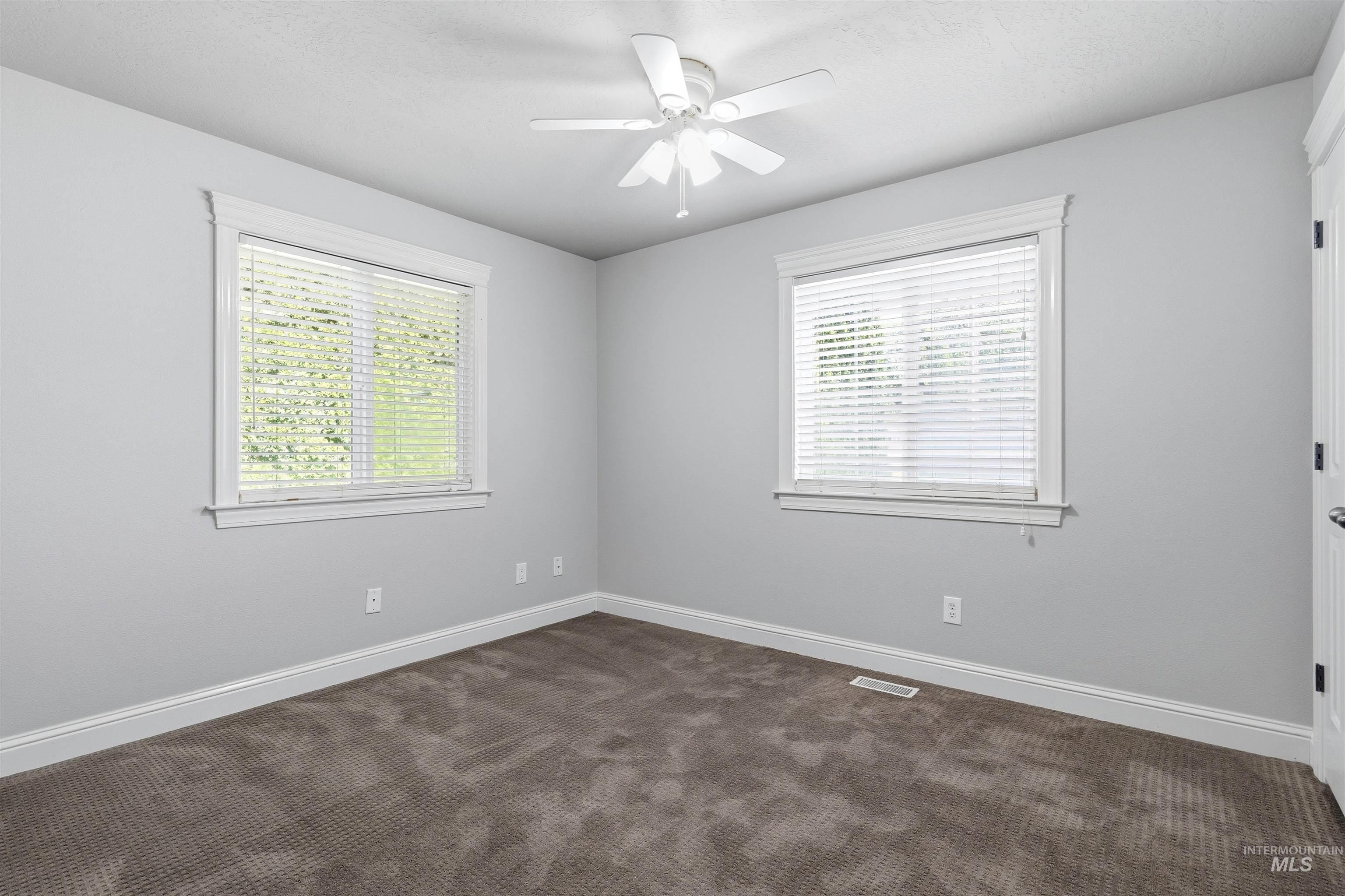 5303 Howard Lane