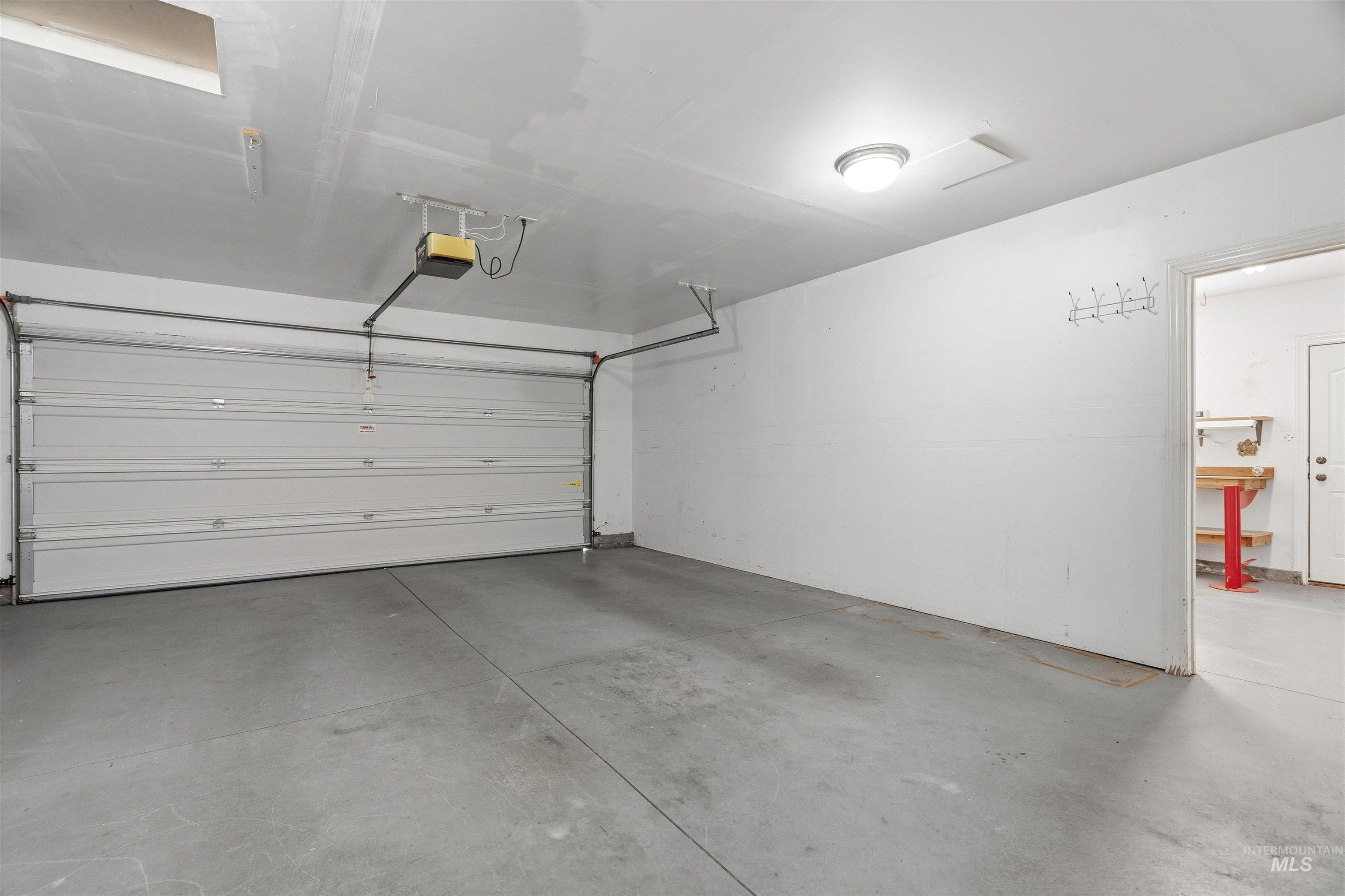 5303 Howard Lane
