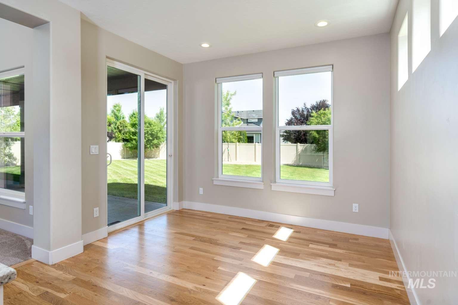 2598 E La Grange Dr
