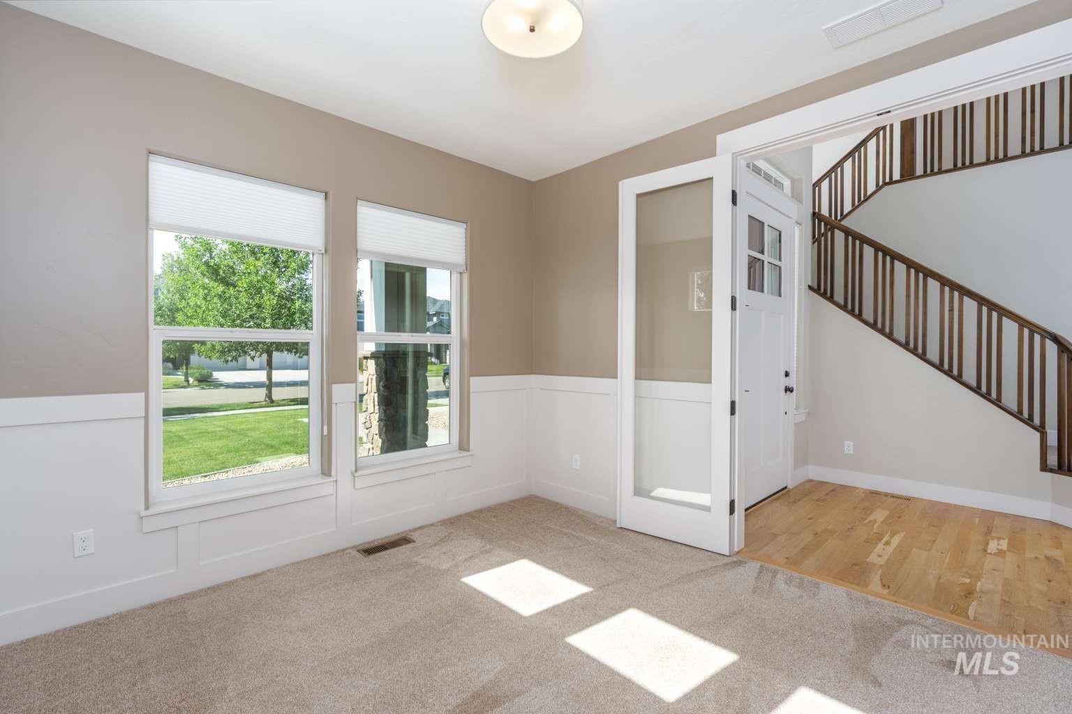 2598 E La Grange Dr