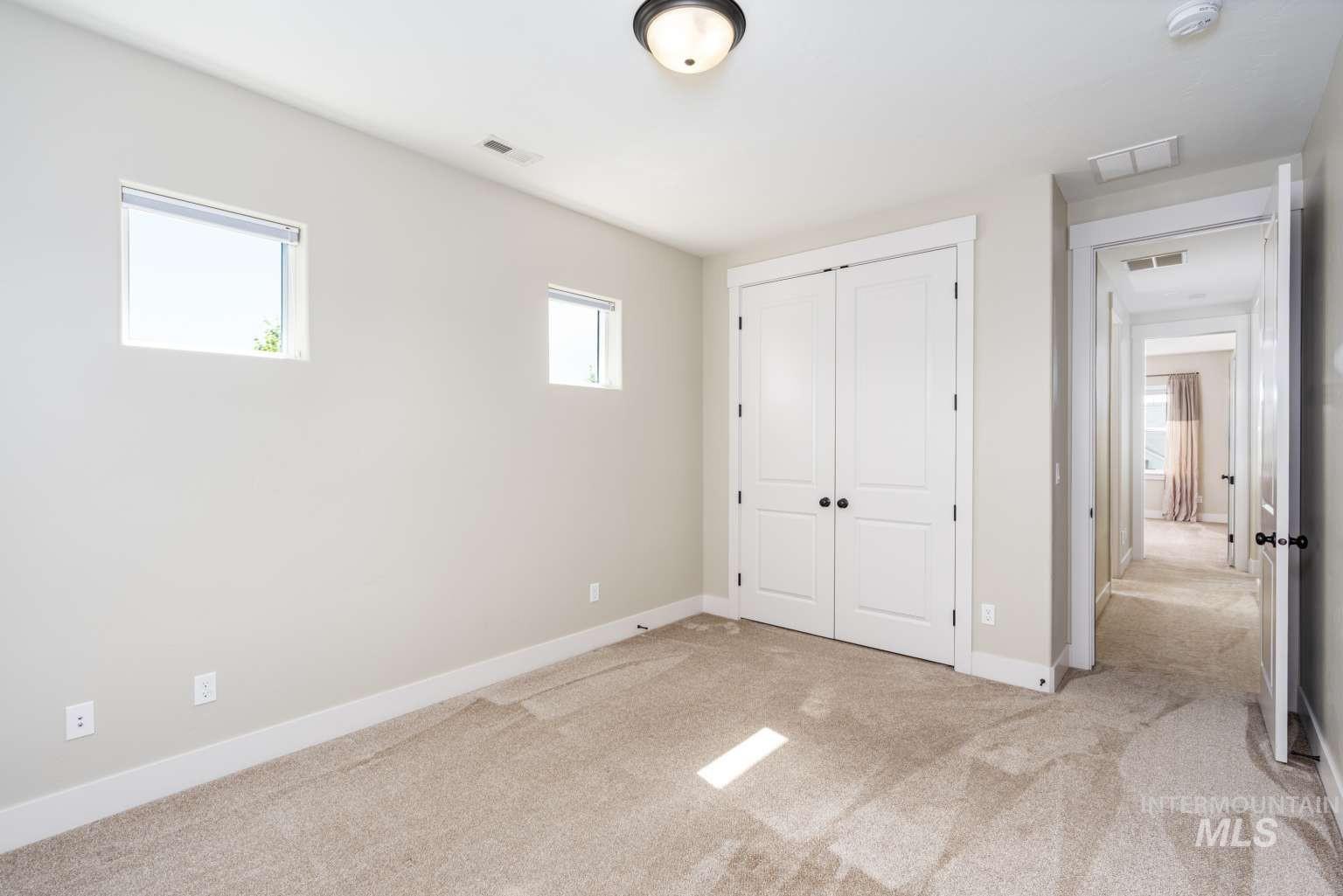 2598 E La Grange Dr