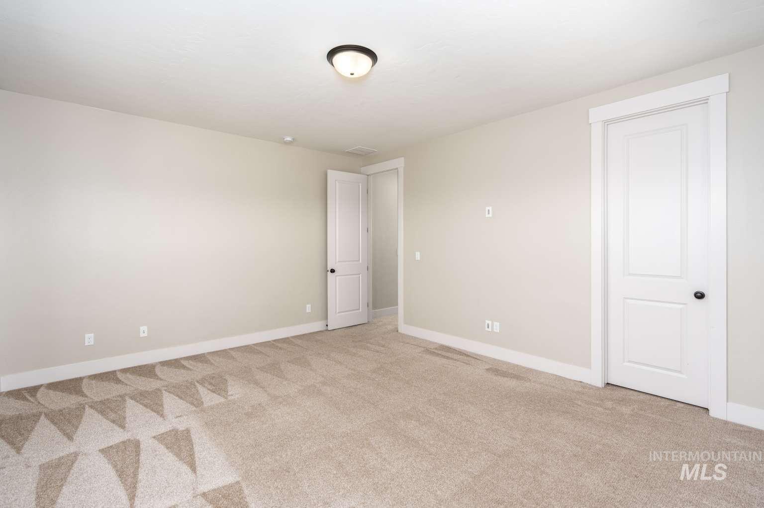 2598 E La Grange Dr