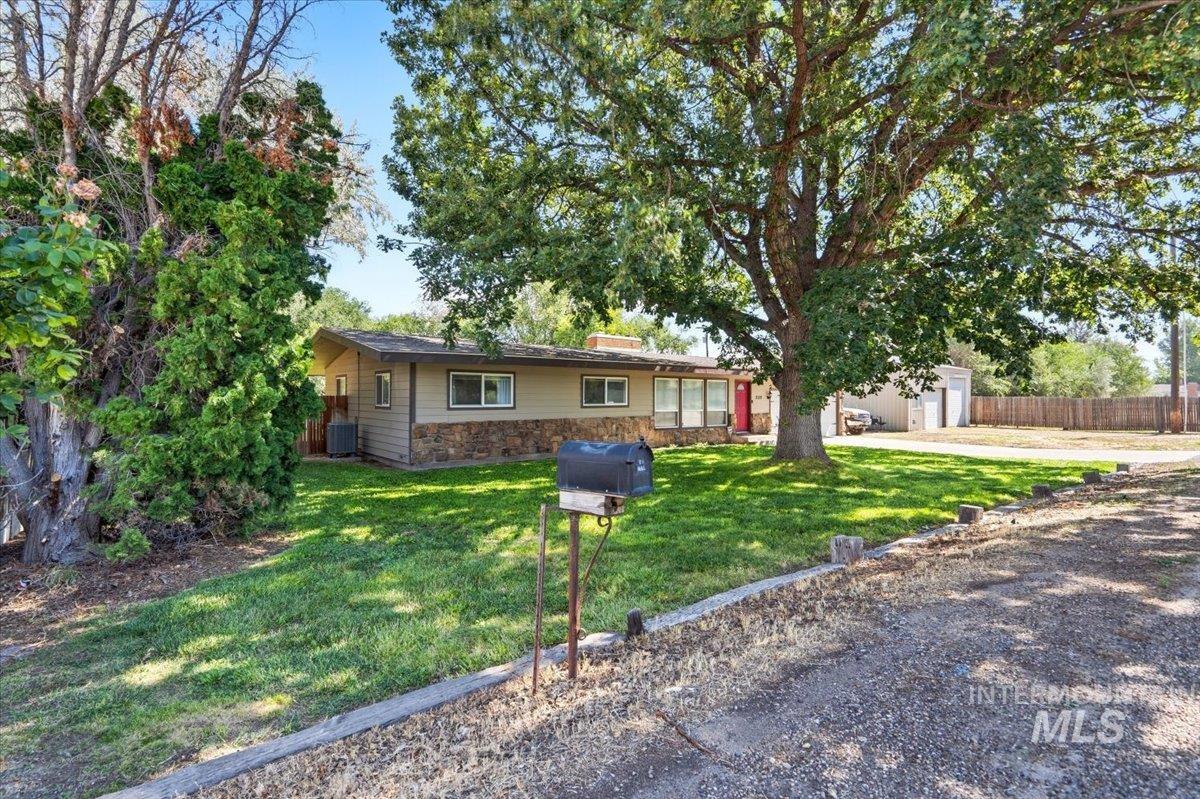 2322 W Roosevelt Avenue