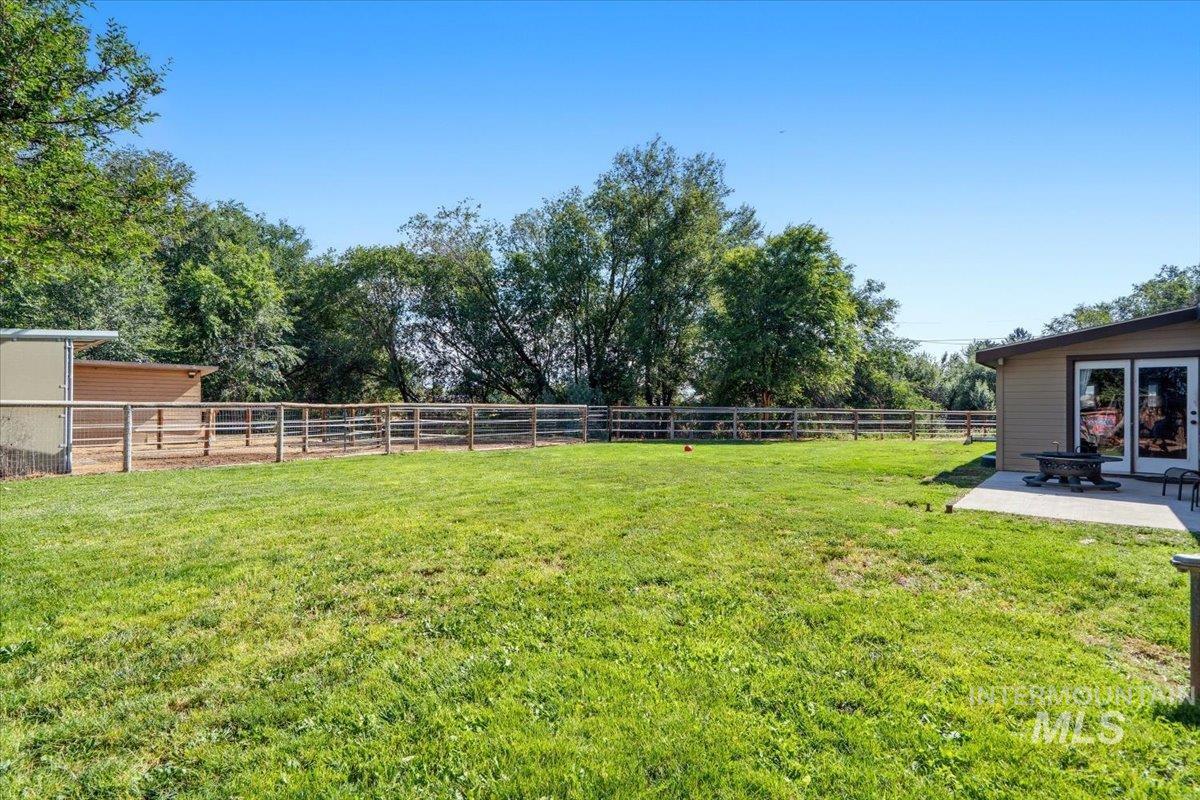 2322 W Roosevelt Avenue