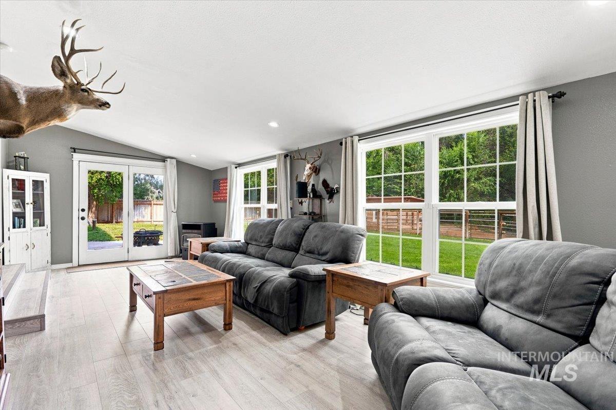2322 W Roosevelt Avenue