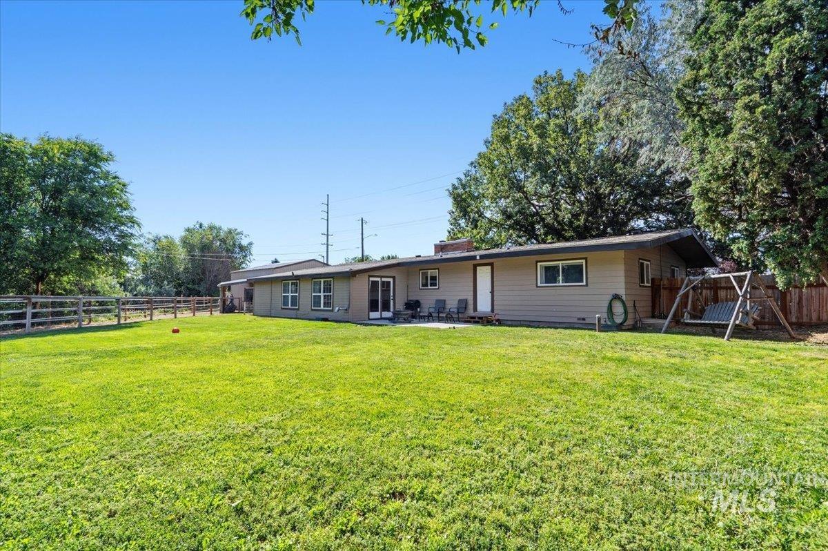 2322 W Roosevelt Avenue