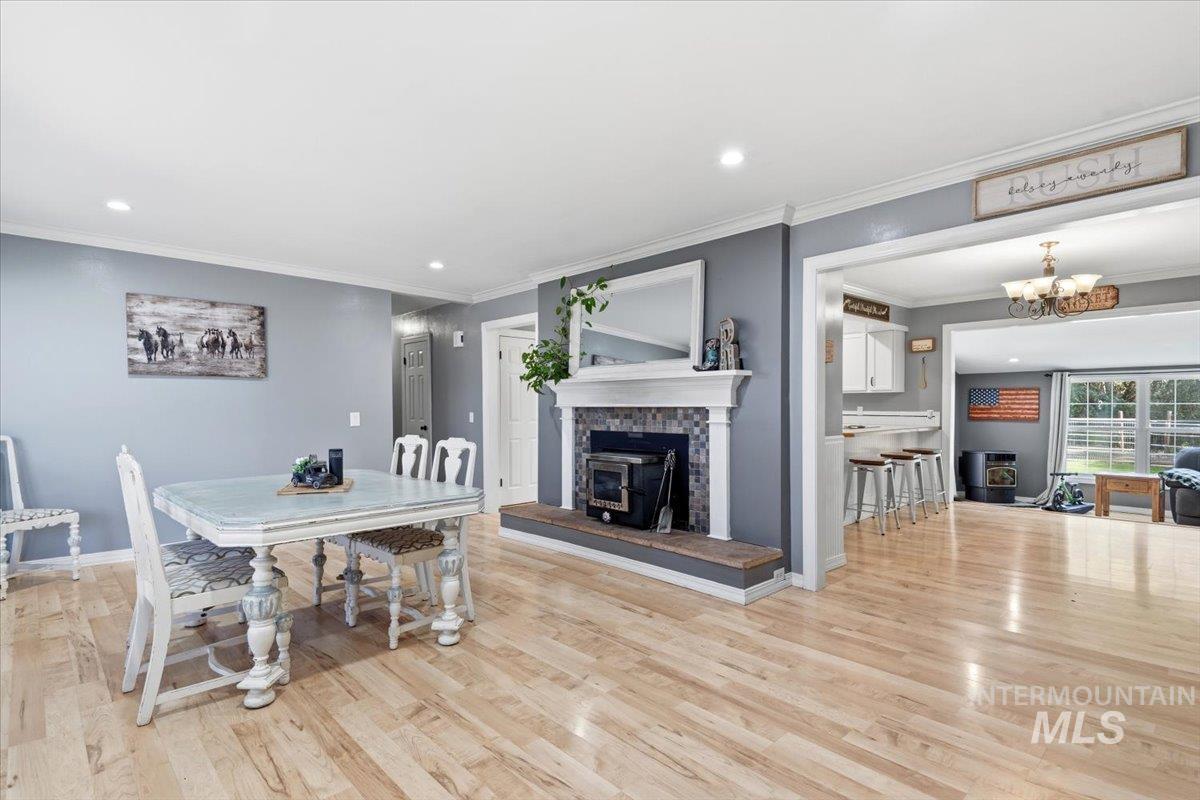 2322 W Roosevelt Avenue